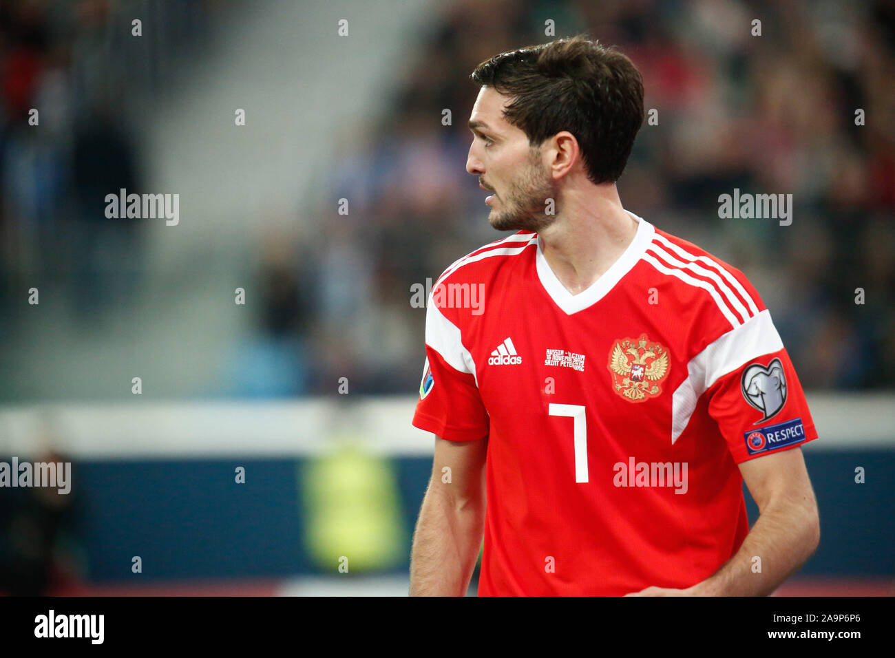 Sankt Petersburg, Russland. 16 Nov, 2019. Magomed Ozdoev Russlands in Aktion während der Euro 2020 Vorrunde Gruppe gesehen Ich Match zwischen Russland und Belgien bei Gazprom Arena in Sankt-petersburg. (Endstand 1:4; Russland Belgien) Credit: SOPA Images Limited/Alamy leben Nachrichten Stockfoto