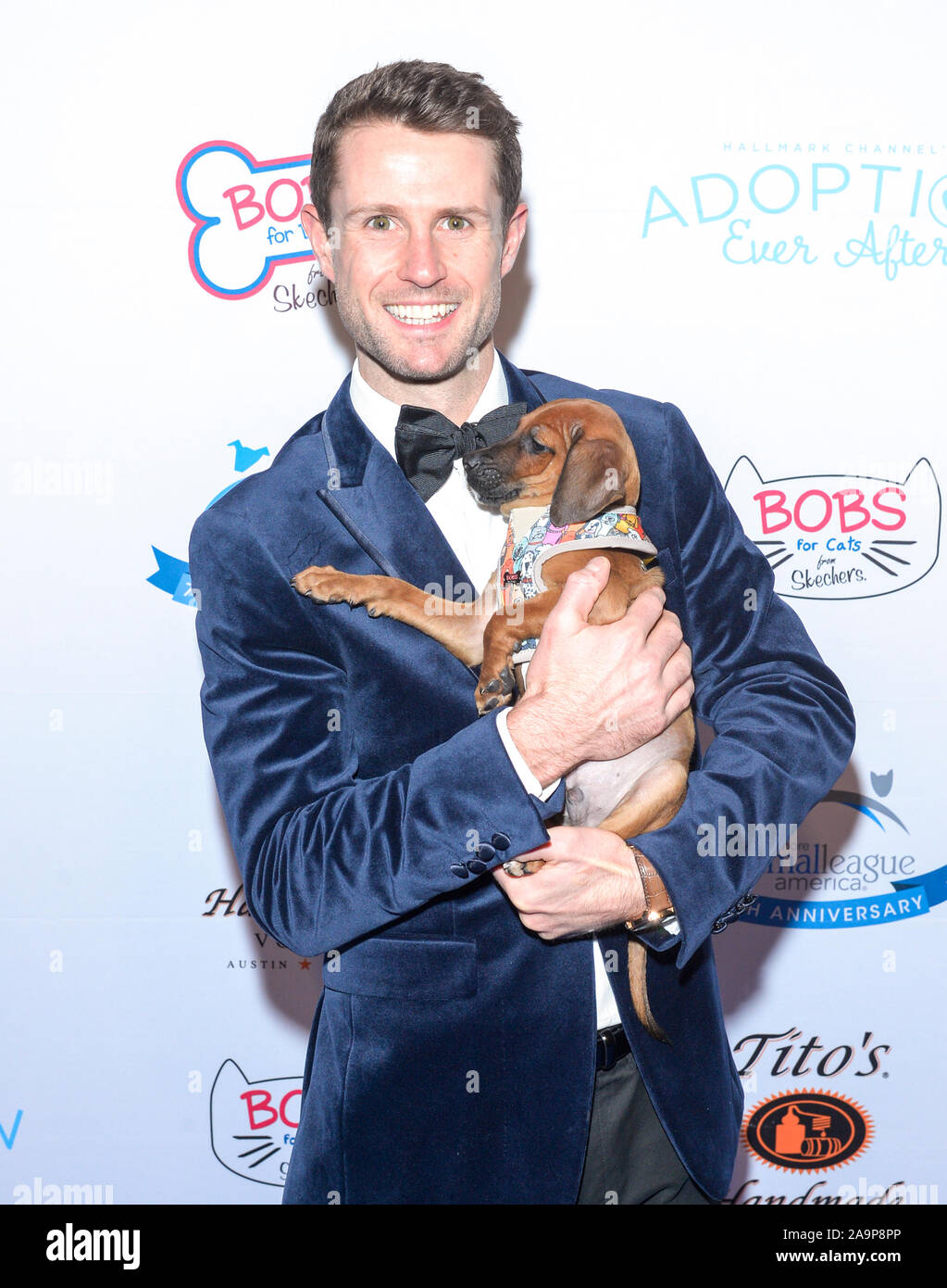 New York, Vereinigte Staaten. 15 Nov, 2019. Harry Santa-Olalla nimmt an der North Shore Animal League America's 2019 Jährliche ihrer Rettung auf Gala am Pier 60 (Foto von Lew Radin/Pacific Press) Quelle: Pacific Press Agency/Alamy leben Nachrichten Stockfoto