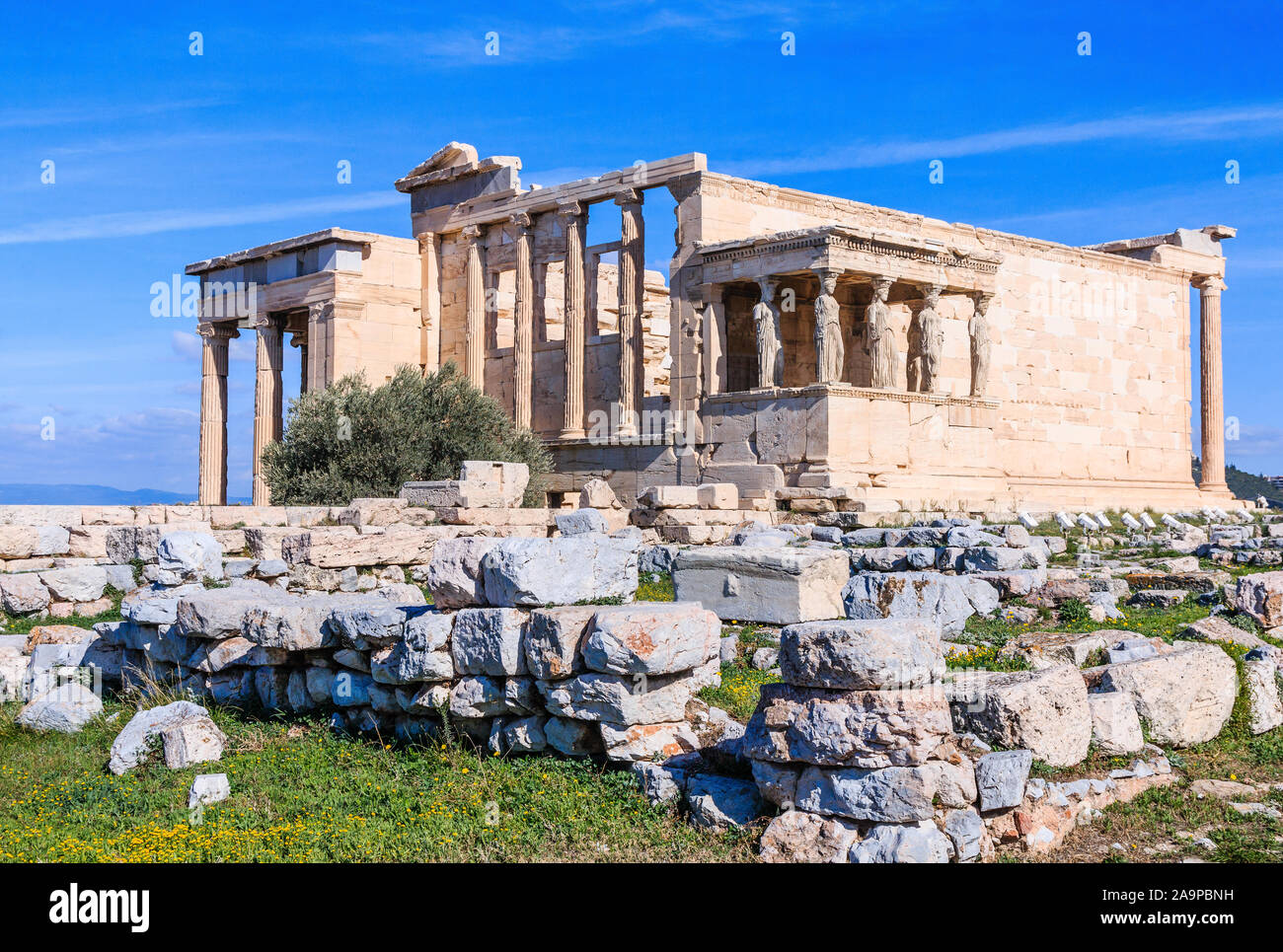 Athen, Griechenland. Die Veranda der Karyatiden in der Erechtheion auf der Akropolis. Stockfoto