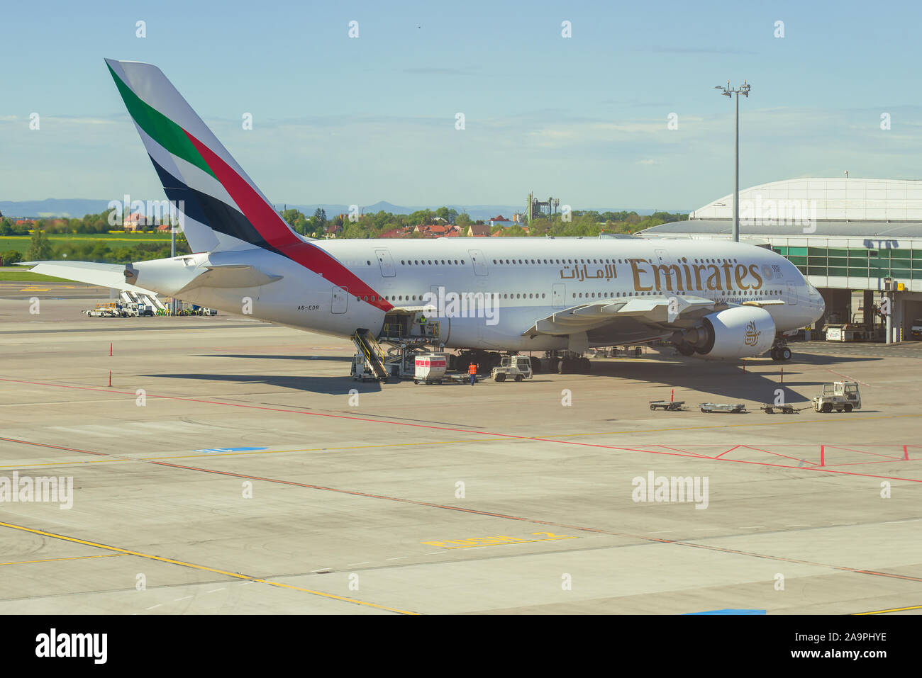 Prag, tschechische Republik - 30. APRIL 2018: Airbus A380-800 (A6 - EDR) von Emirates Airlines auf der Vaclav Havel flughafen Stockfoto