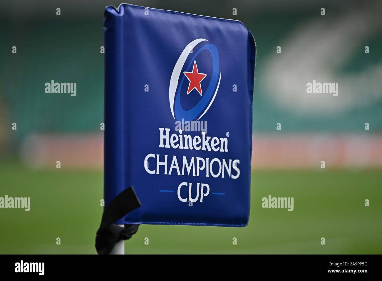 Northampton, Großbritannien. 17. Nov, 2019. Die Heineken Champions Cup Eckfahne Branding. Northampton Saints v Lyon. Heineken Champions Cup. Franklins Gärten. Northampton. Northamptonshire. UK. Kredit Garry Bowden / Sport in Bildern. Credit: Sport in Bildern/Alamy leben Nachrichten Stockfoto