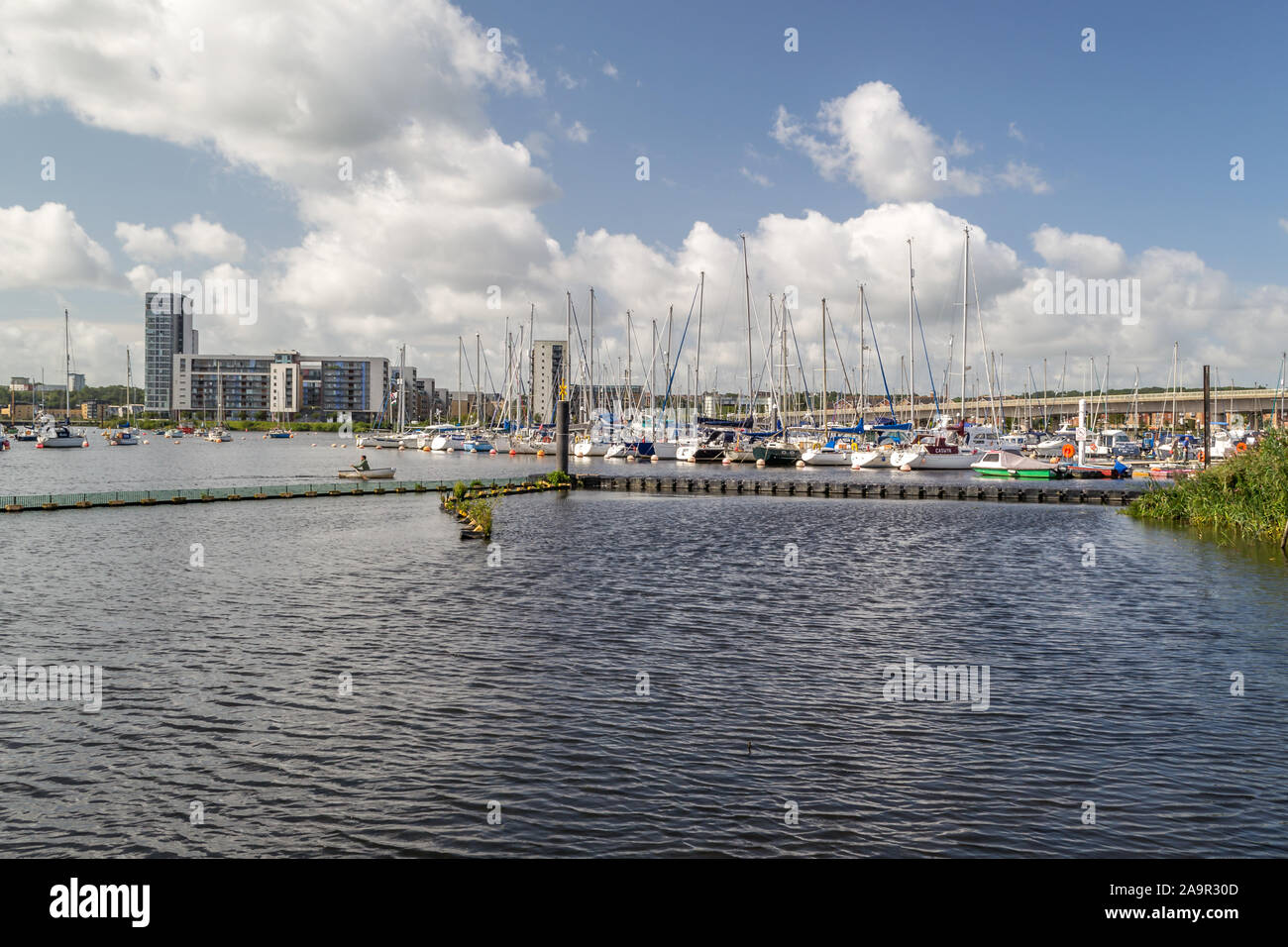 Cardiff Bay ist der Bereich von Wasser, die von der Cardiff Barrage in Cardiff, der Hauptstadt von Wales. Stockfoto