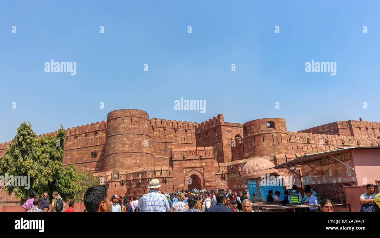 Agra Fort ist eine historische Festung in der Stadt Agra in Indien. Es war die Hauptresidenz der Kaiser der Mughal-Dynastie. Stockfoto