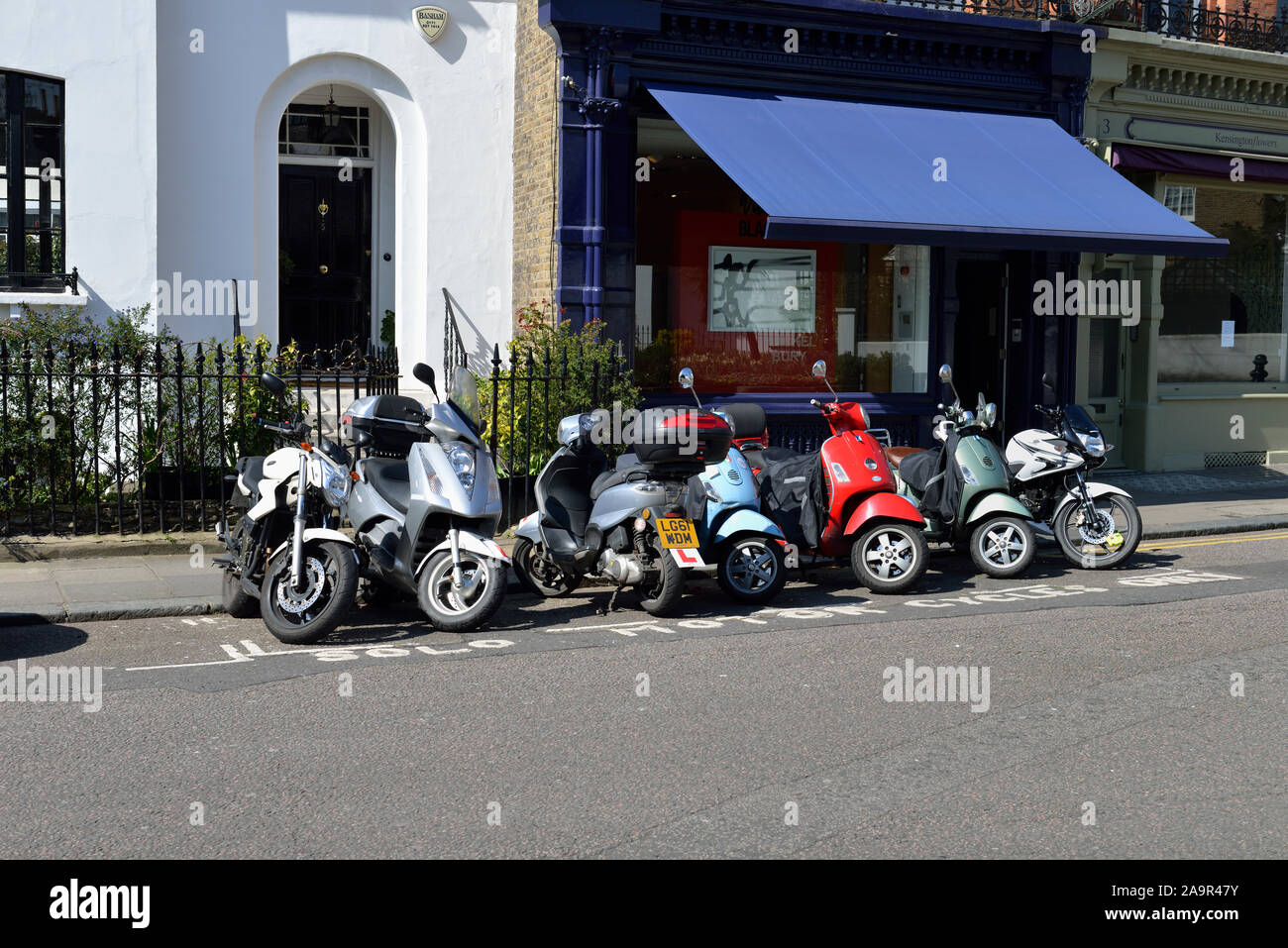Solo Motorrad Parkplatz, Kensington, London, Vereinigtes Königreich Stockfoto