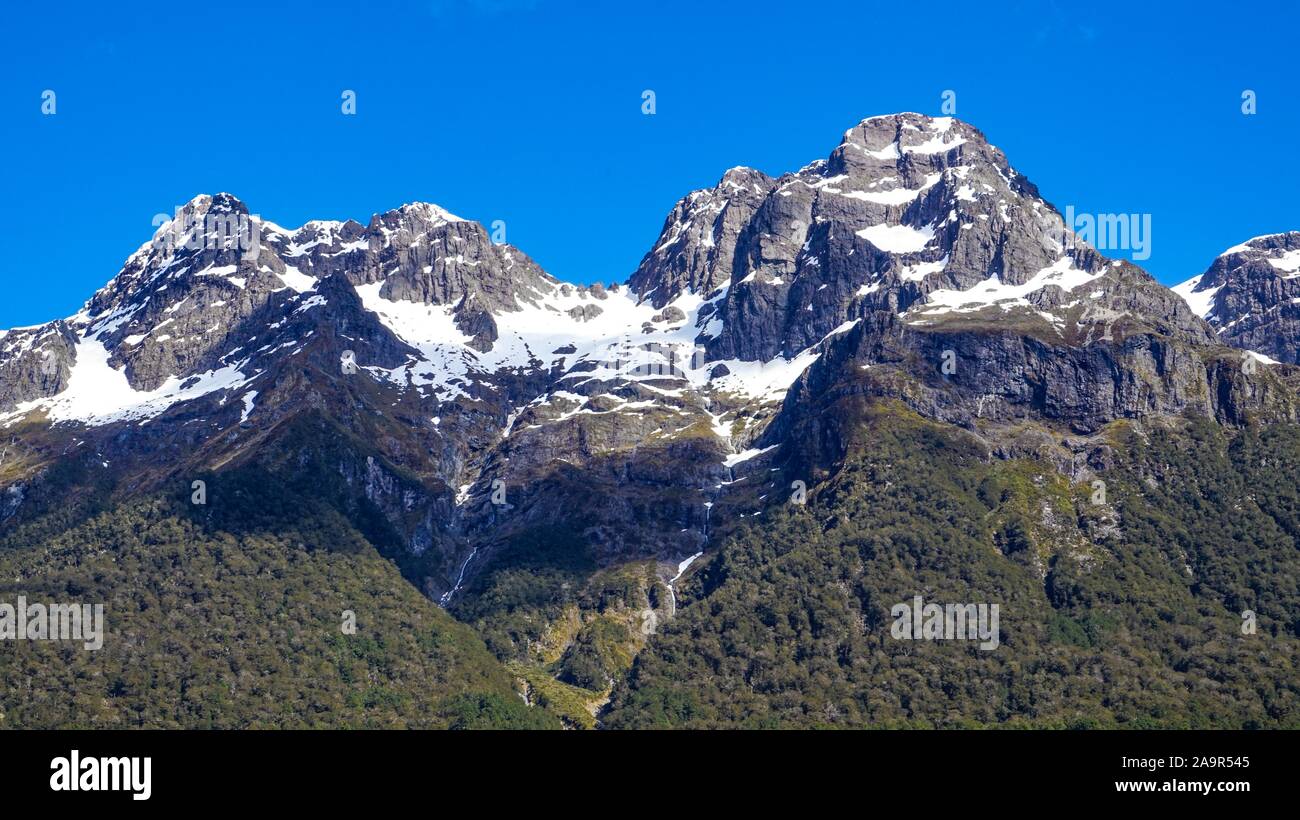 Milford Sound im Fjordland National Park, Neuseeland. Stockfoto