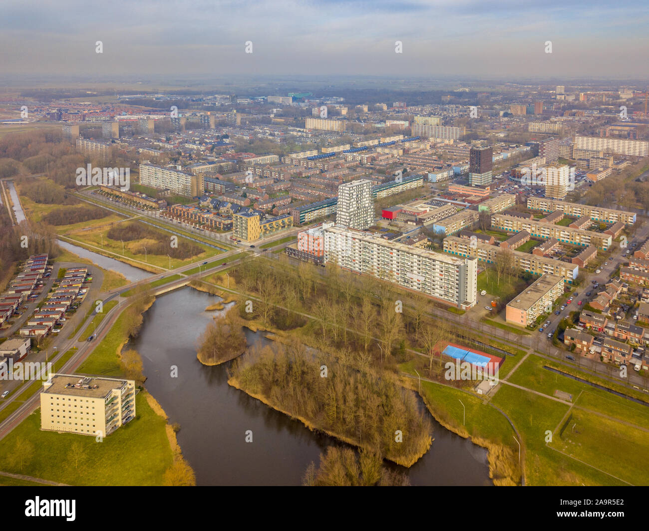 Blick über Vinkhuizen Wohngegend der Stadt Groningen, Niederlande Stockfoto