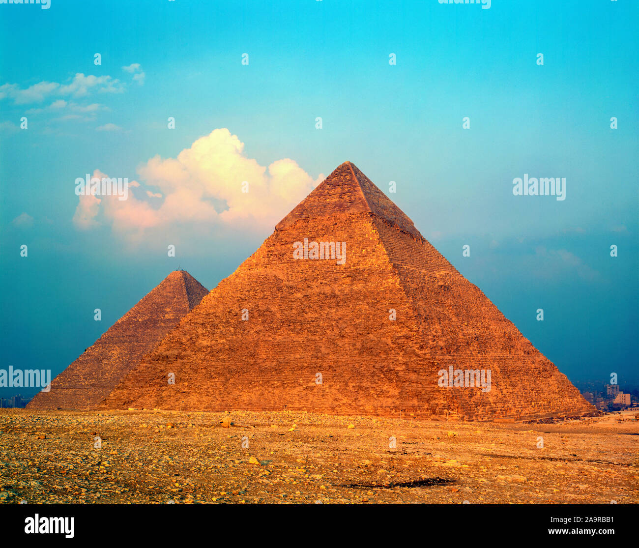 Khafre und großen Pyramiden, Giza Plateau, Ägypten, Stadt Kairo über, ab 2500 v. Chr. Stockfoto