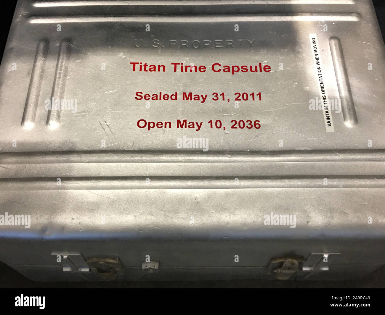 Titan ICBM Time Capsule box im Jahr 2011 geschlossen und im Jahr 2036 bei der Titan II Rakete Museum in der Nähe von Tucson AZ geöffnet werden Stockfoto