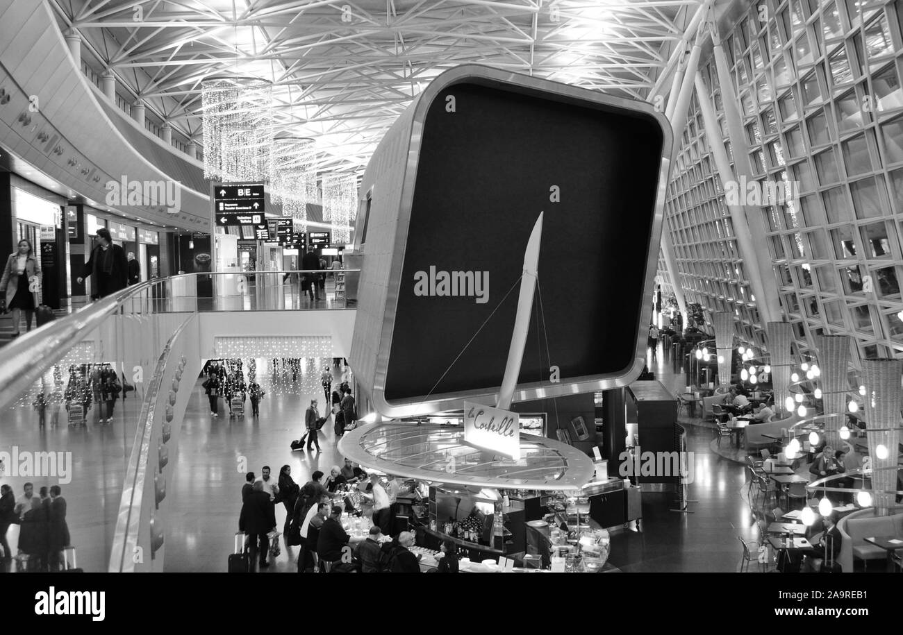 Schweiz: Abflughalle Lounge für Passagiere am Flughafen Zürich Stockfoto
