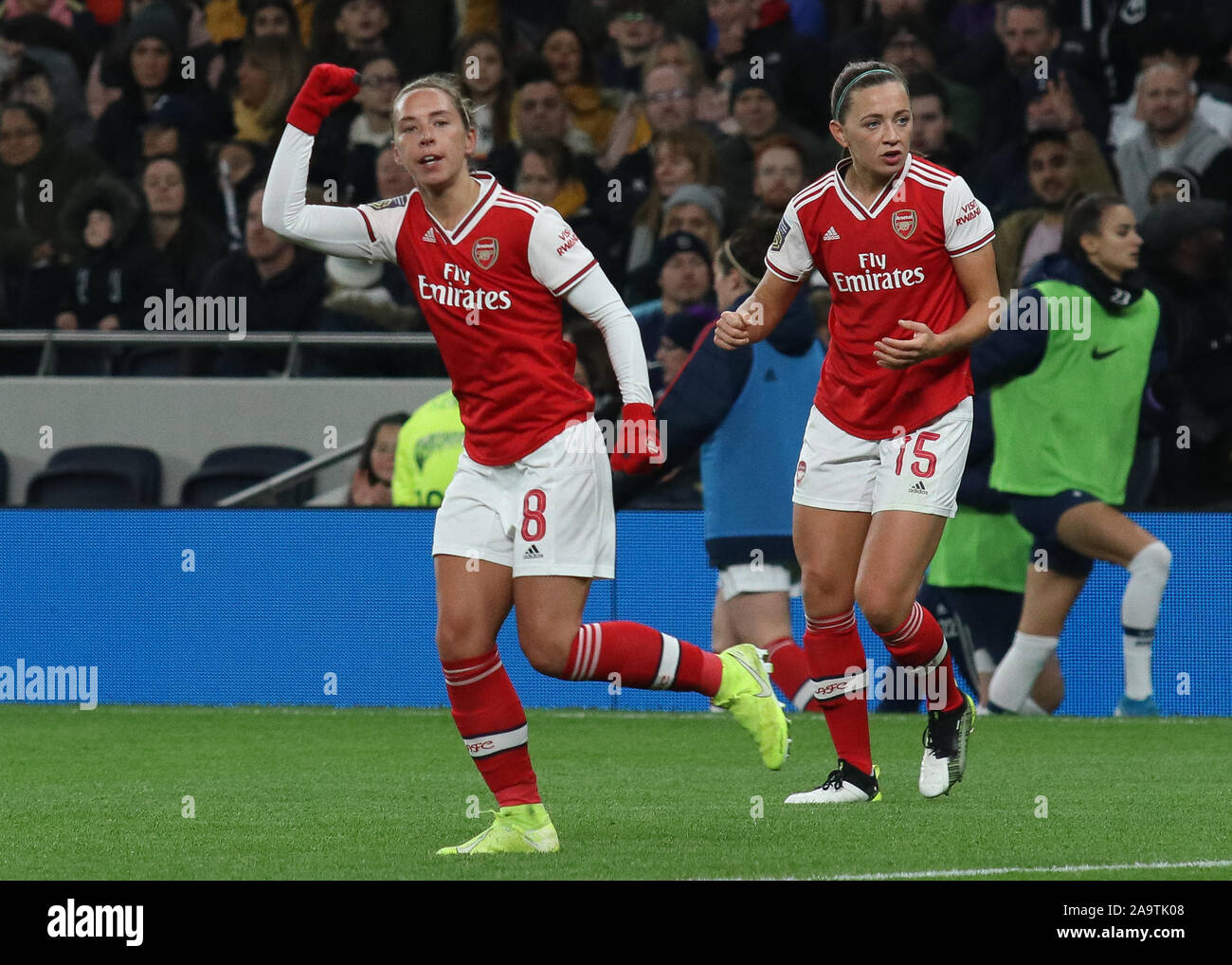 London, Großbritannien. 17. Nov, 2019. LONDON, VEREINIGTES KÖNIGREICH 17. NOVEMBER. Jordan Nobby von Arsenal feiert erstes Ziel des Arsenal während Barclays FA Women's Super League zwischen Arsenal und Tottenham Hotspur Tottenham Hotspur Stadion, London, Großbritannien, am 17. November 2019 Credit: Aktion Foto Sport/Alamy leben Nachrichten Stockfoto