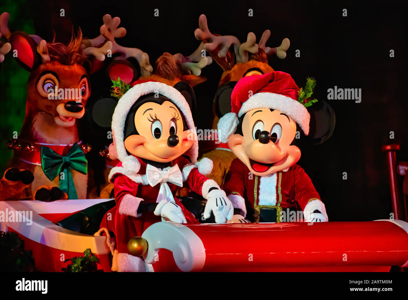 Erwerben Sie Mickey und Minnie Maskottchen in Eltern Weihnachten