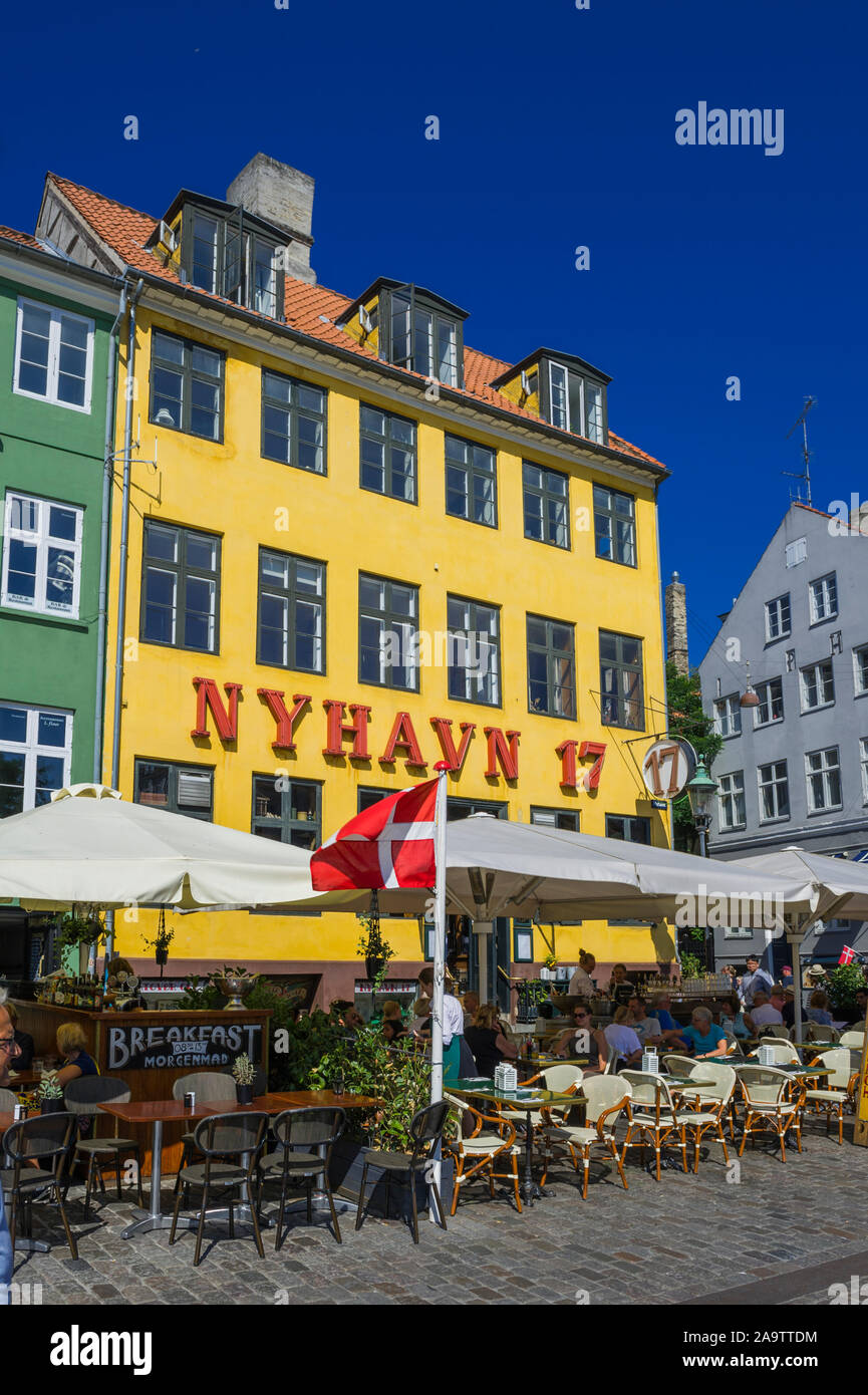 Restaurants im Freien von der Waterfront in Kopenhagen, Dänemark. Stockfoto