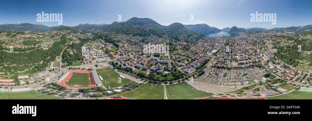 Antenne drone shot Panorama Aussicht auf Lugano See, Monte Salvatore, Monte Bre in der Schweiz Stockfoto