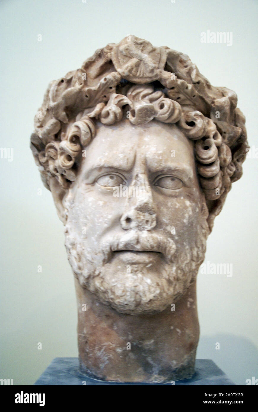 Alte Kopf oder Büste einer Statue von Hadrian - Nationalen Archäologie Museum, Athen. Publius Aelius Adrianus Stockfoto