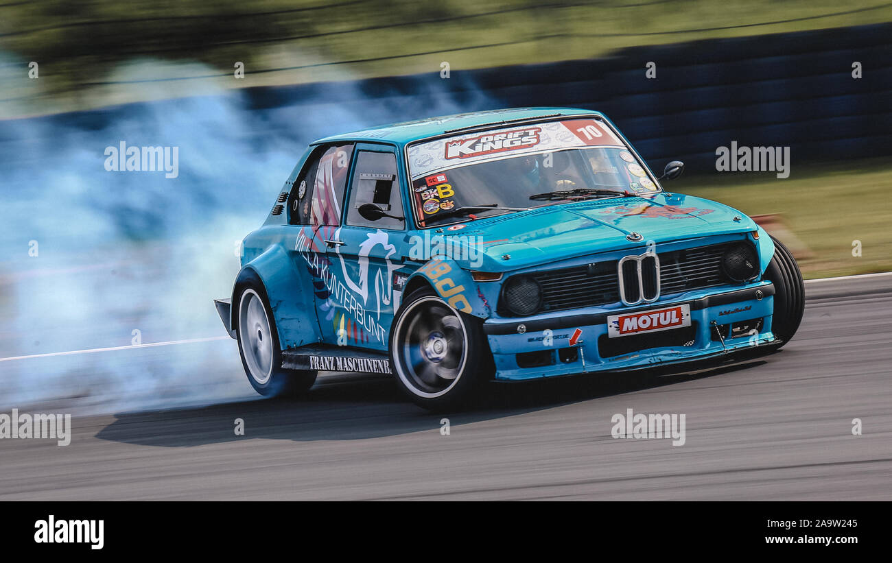 Oschersleben, Deutschland, 30. August 2019: Deutsche Rennfahrer Philip Jage auf BMW E 2002 Touring während der Drift Kings Europa Stockfoto