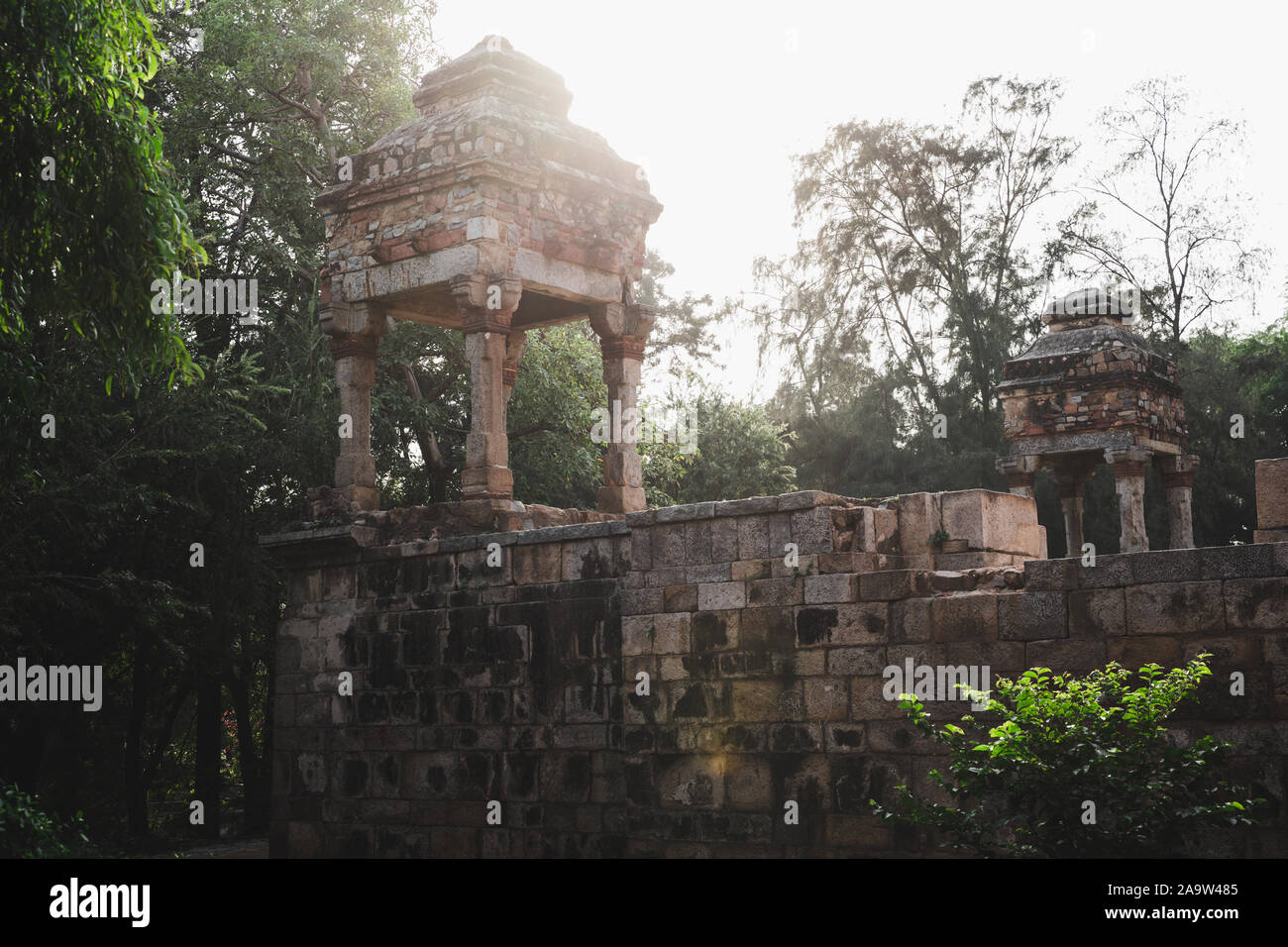 Fort Wände des Grabes von Sikandar Lodi, der Herrscher der Dynastie in Lodi Lodhi Gärten in Neu Delhi, Indien Stockfoto