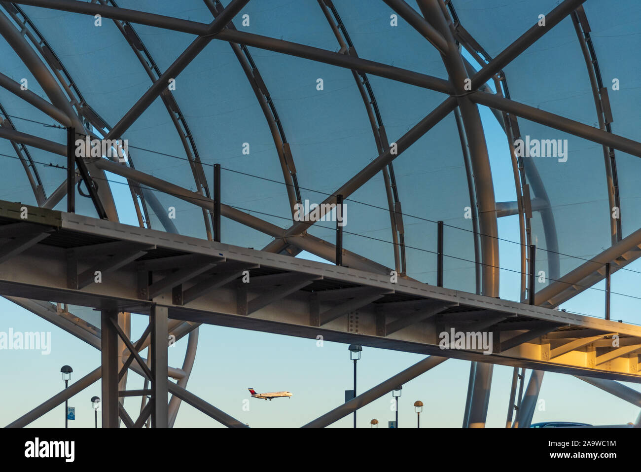 Brücke Arbeit im Bau als Teil der ATLNext Flughafen Modernisierungsprojekt bei Hartsfield-Jackson Atlanta International Airport. (USA) Stockfoto
