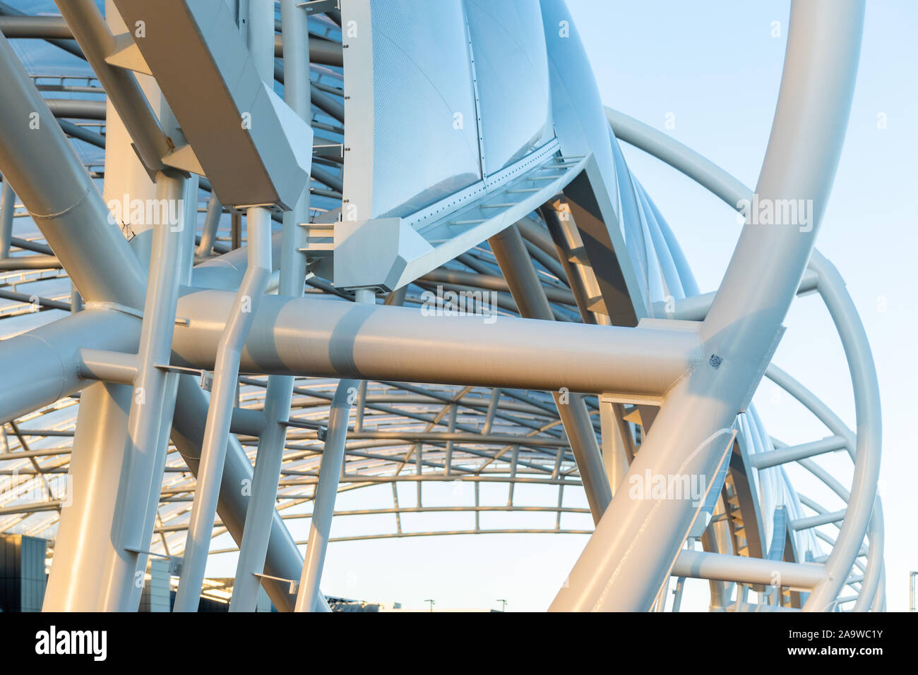Detail aus Baustahl Vordach, durch HOK mit parametrischen Modellen konzipiert, am internationalen Flughafen Hartsfield-Jackson Atlanta. (USA) Stockfoto