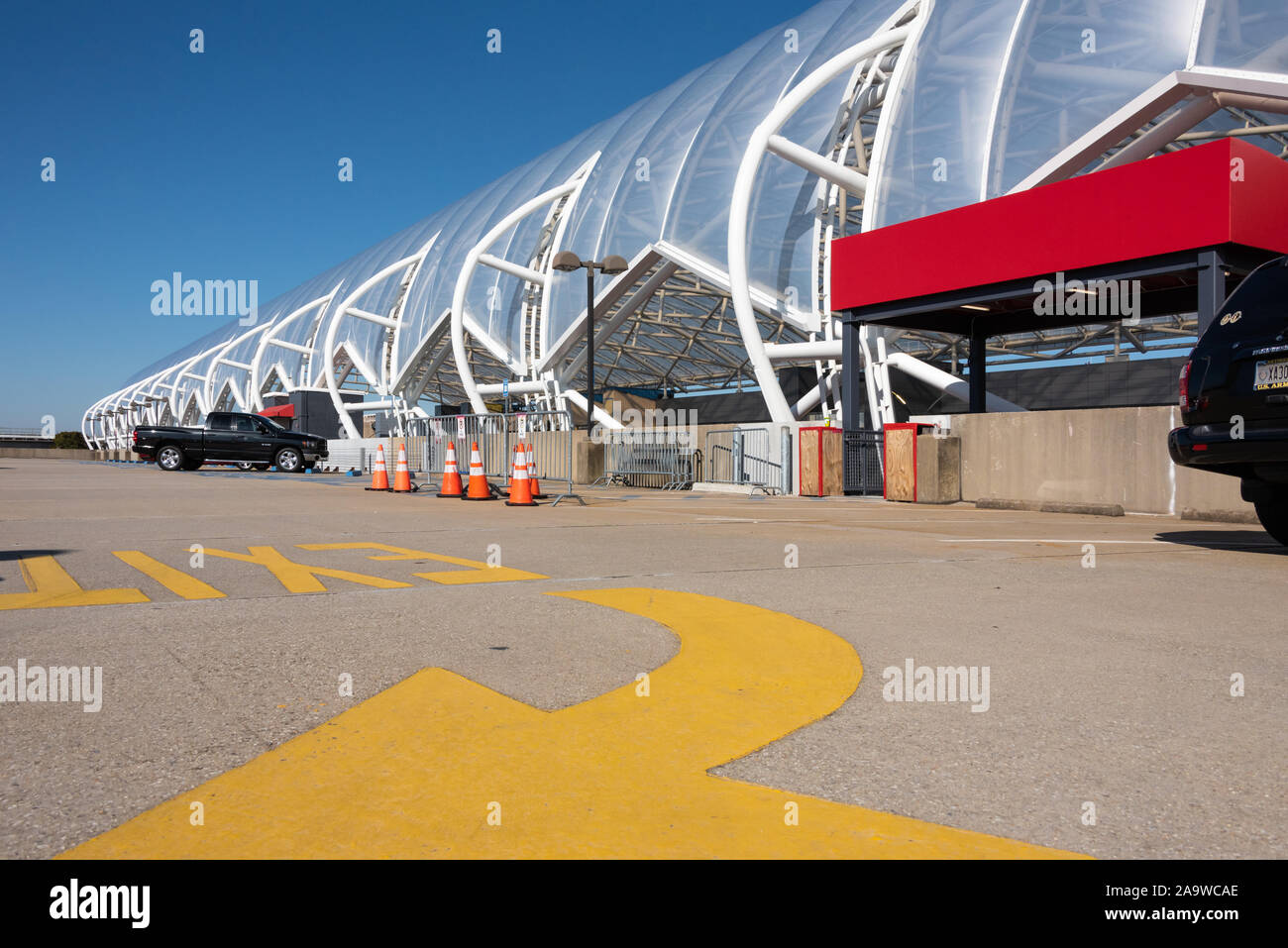 Dachhöhe Parkdeck an der Hartsfield-Jackson Atlanta International Airport Domestic Terminal Süd in Atlanta, Georgia. (USA) Stockfoto