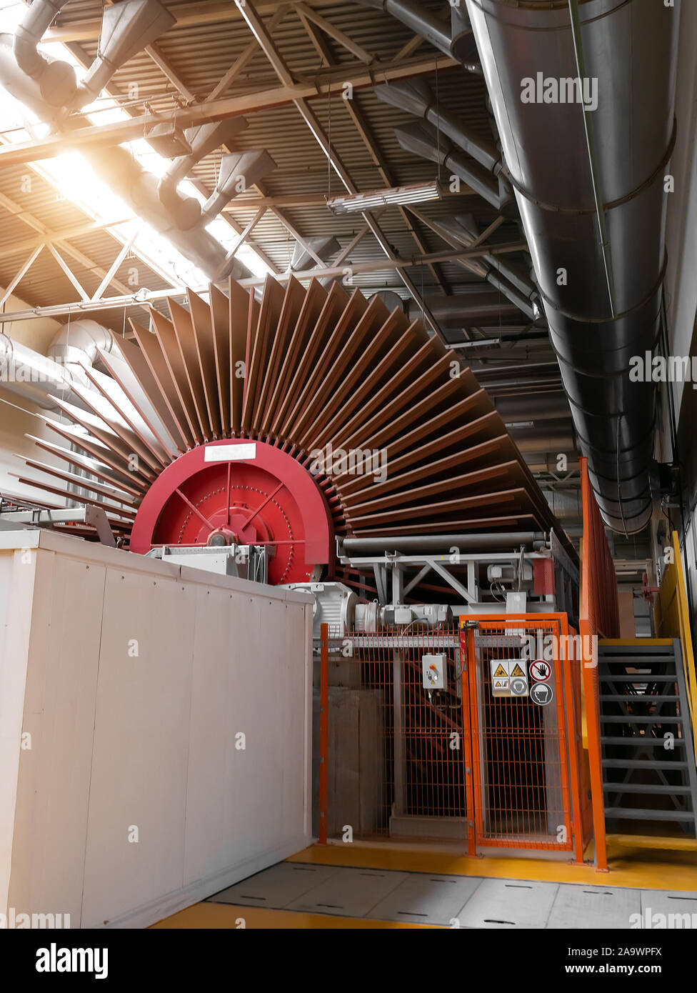 Moderne Fabrik auf die Produktion von Möbel Platte aus Holz Abfälle Stockfoto