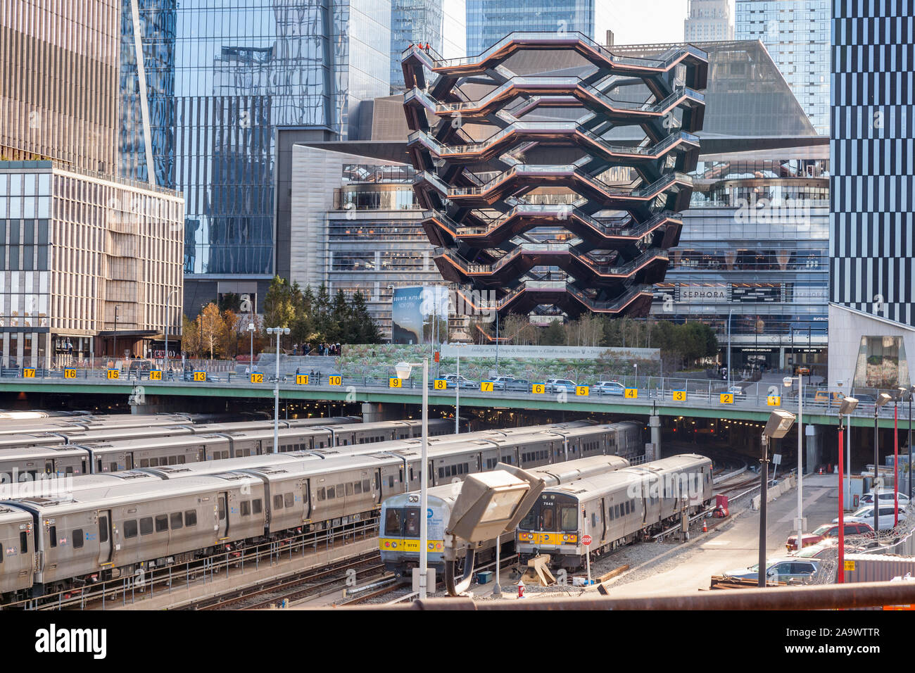 Das Schiff, ein Wahrzeichen Thomas Heatherwick Studio entwickelte Struktur im Hudson Yards Entwicklung, New York City, NY, USA Stockfoto