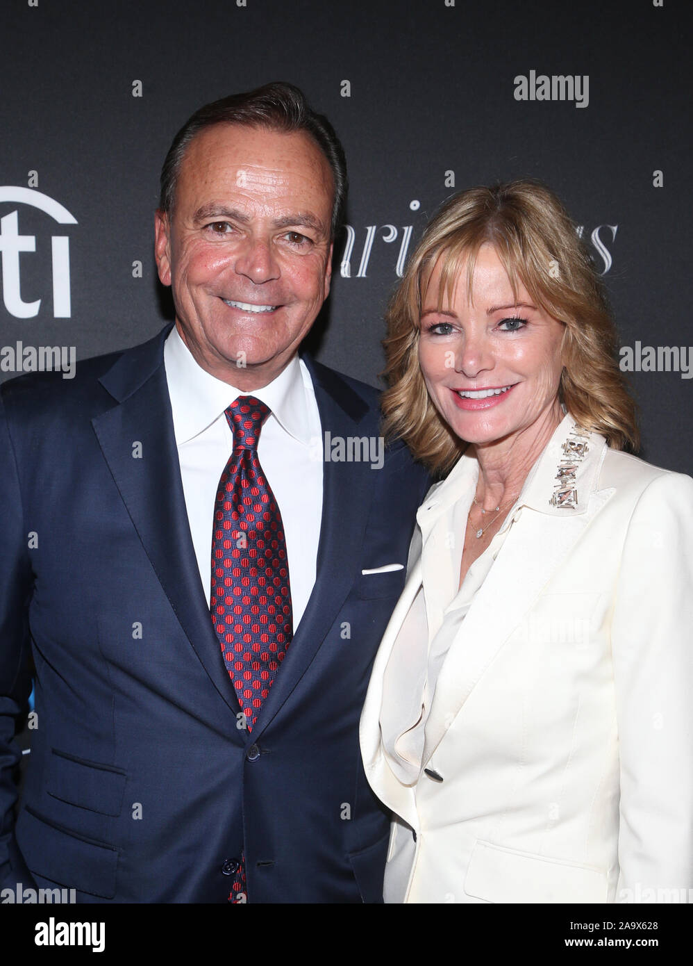 November 17, 2019, Los Angeles, CA, USA: 17. November 2019 - Los Angeles, Kalifornien - Rick Caruso, Tina Caruso. 2019 Weihnachten im Grove: eine Festliche Baum Beleuchtung an der Waldung statt. Photo Credit: FS/AdMedia (Credit Bild: © F. S/AdMedia über ZUMA Draht) Stockfoto