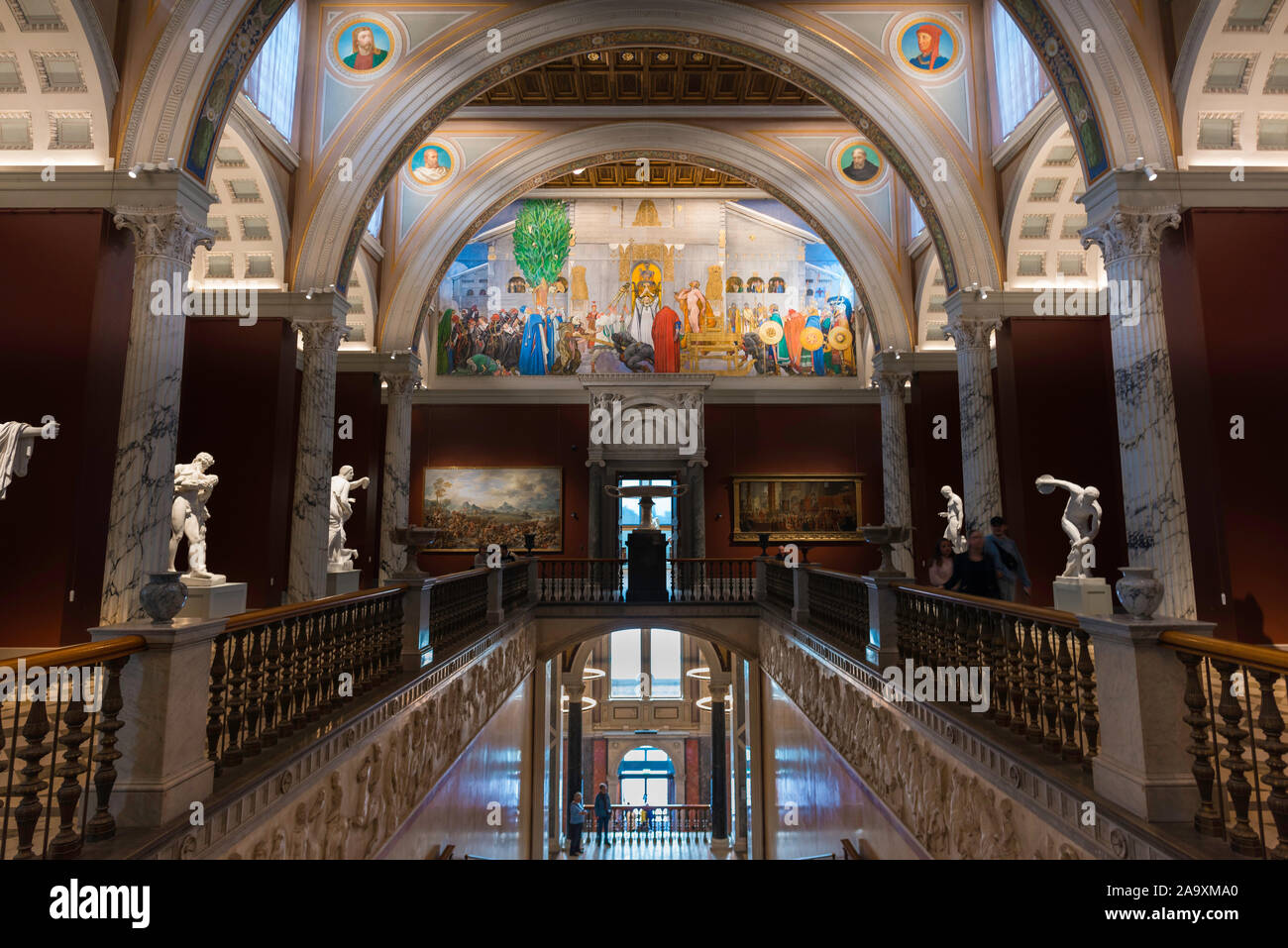Stockholm Nationalmuseum, mit Blick auf die bunt verziert, gewölbte Decke über dem Foyer im National Museum der Kunst, Stockholm, Schweden. Stockfoto