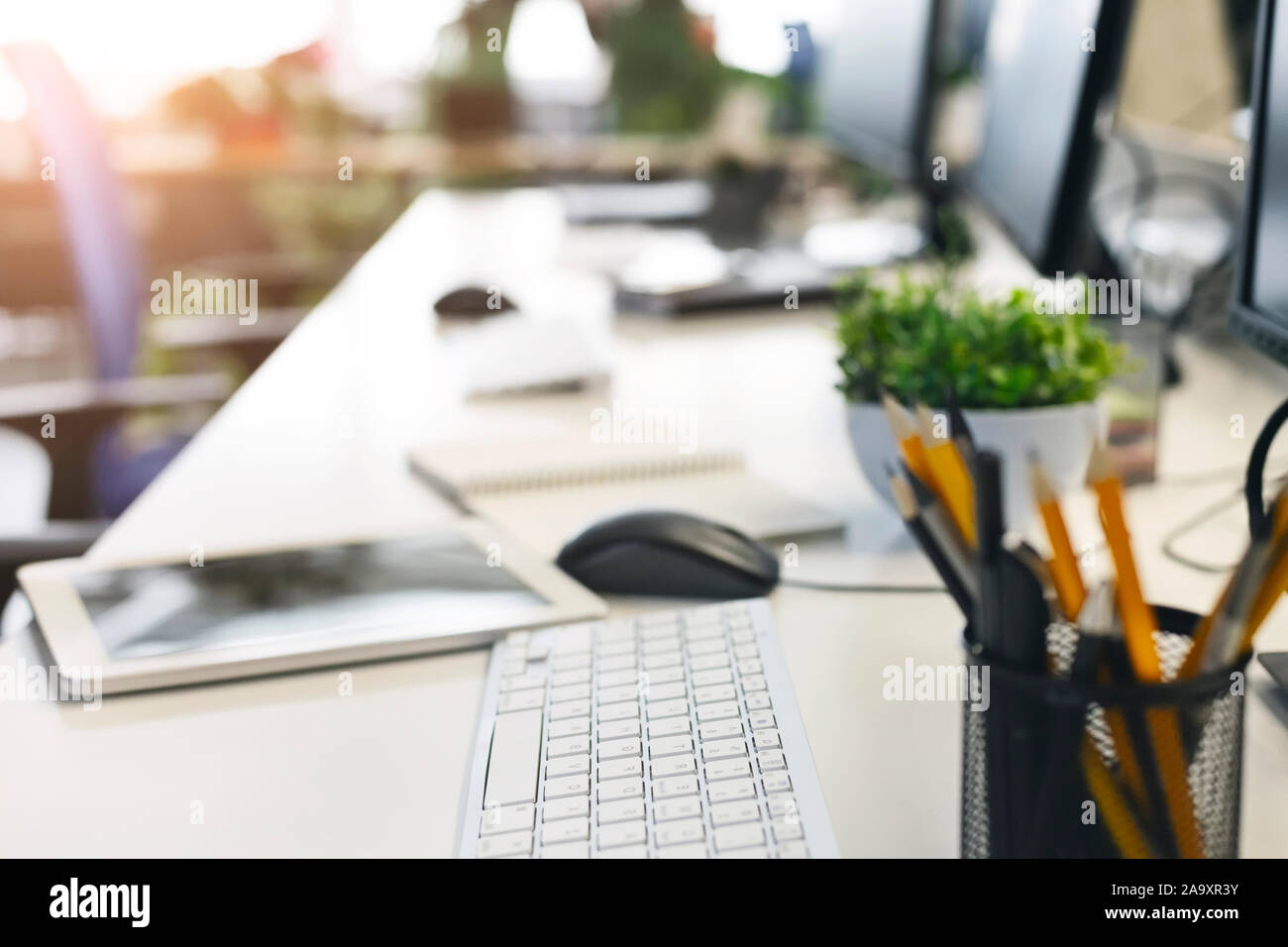 Arbeitsplatz im modernen coworking Büro Innenraum, Nahaufnahme Stockfoto