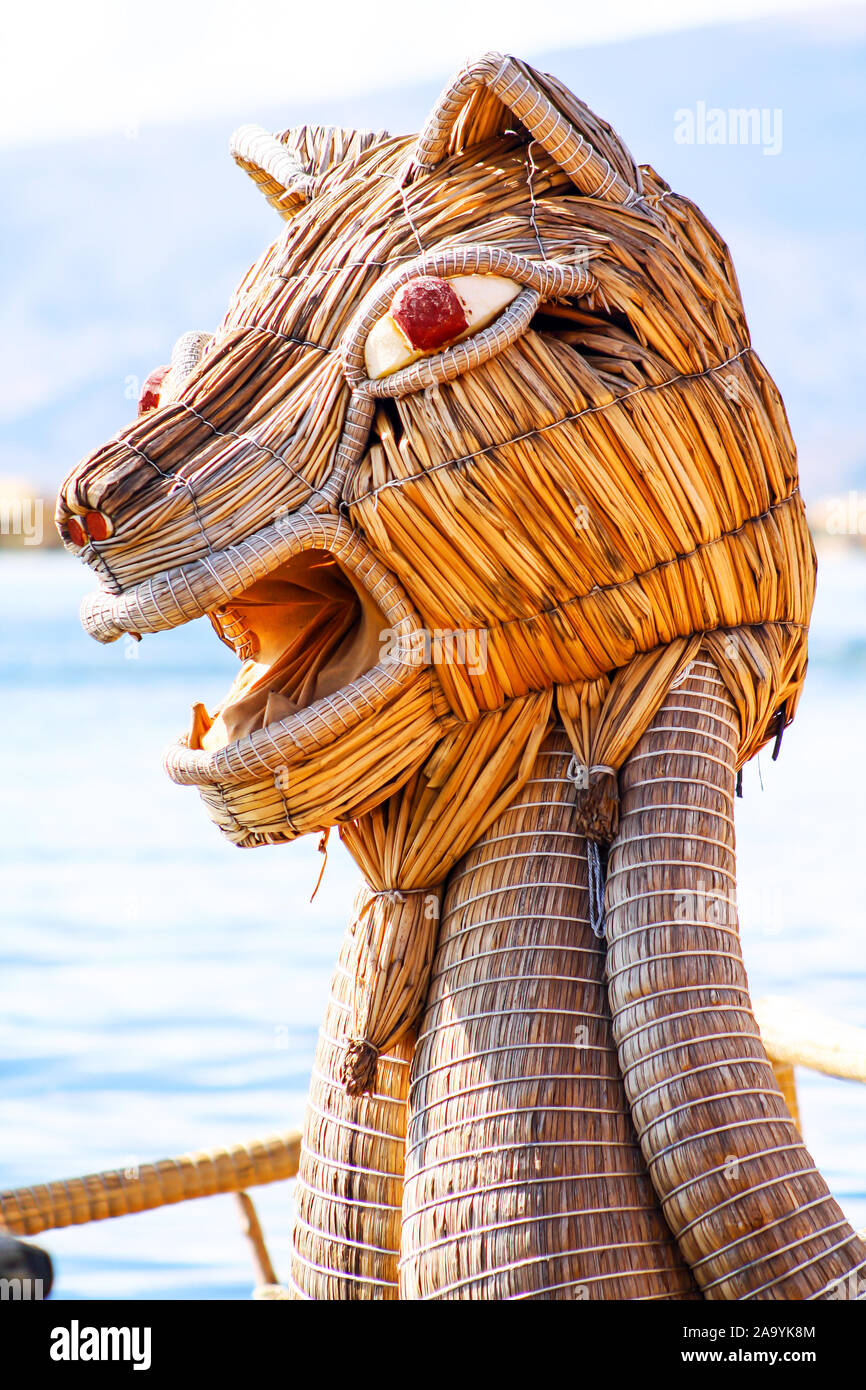 Dragon Head Boot im Titicaca See in der Nähe von Puno, Peru Stockfoto
