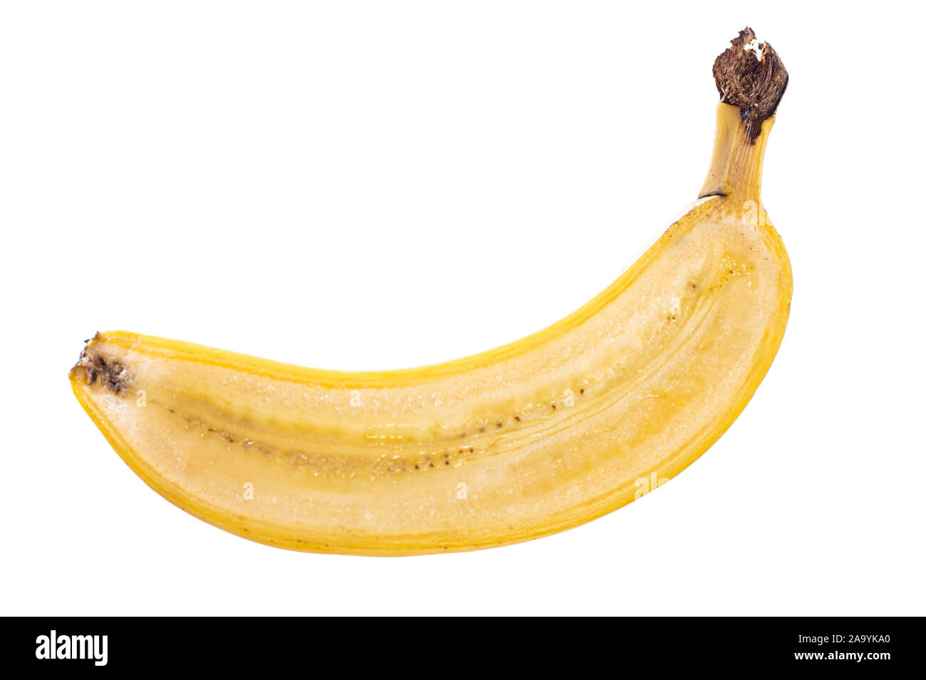 Längs geschnitten halfed gelbe Banane Obst mit Schale auf weißem Hintergrund Stockfoto