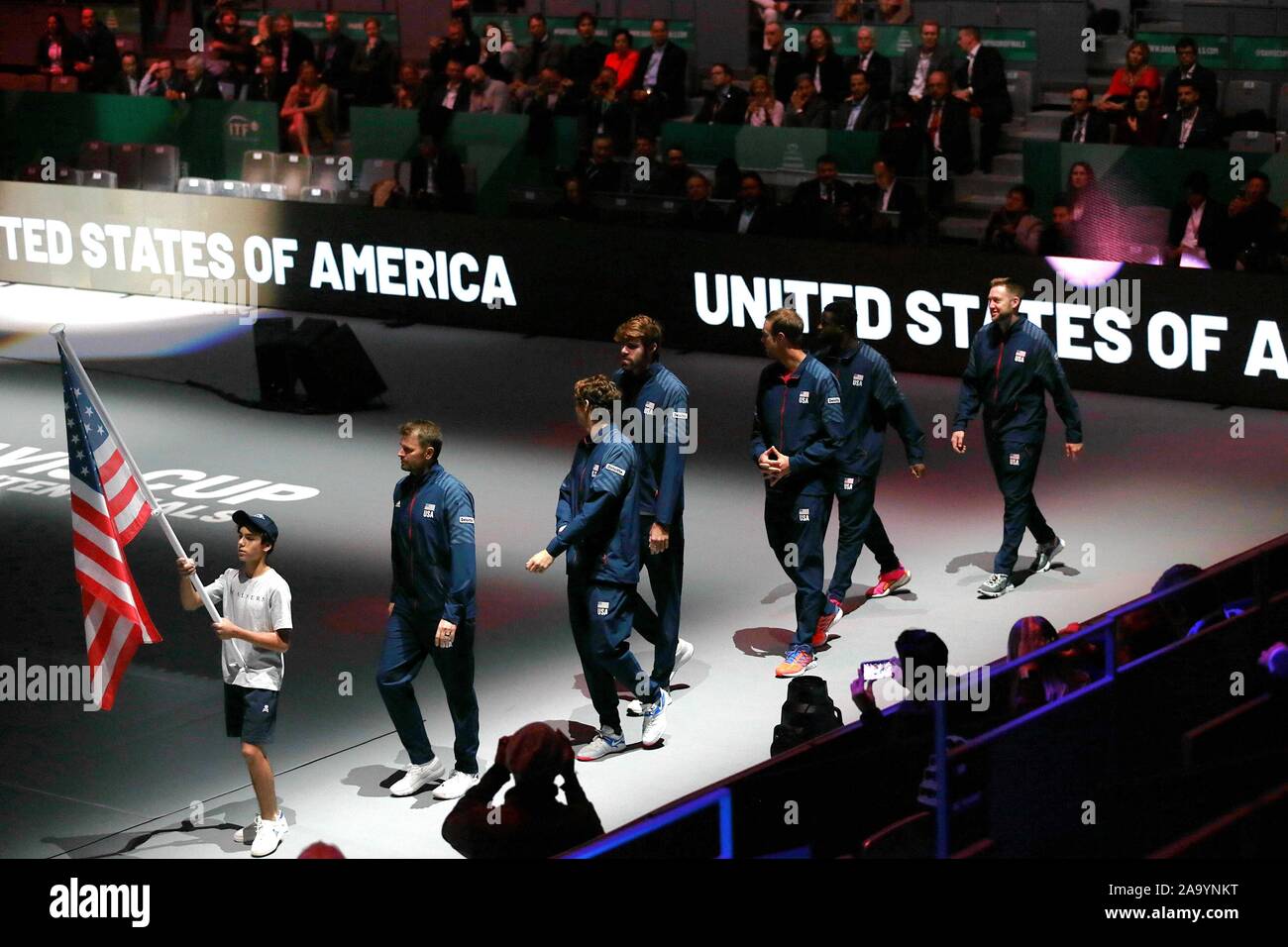 Madrid, Spanien. Nov, 2019 18. Madrid Spanien; 18/11/2019. - die Vereinigten Staaten von Amerika. Eröffnung des Davis Cup mit 18 Nationen für die 2019 Titel: Frankreich, Kroatien, Spanien und den Vereinigten Staaten (2018 semifinalisten), Belgien, USA, Spanien, Serbien, Japan, Russland, Deutschland, Chile, Australien, Kolumbien, Kasachstan, die Niederlande, Italien und Kanada und die Magic Box von Madrid zu spielen. Credit: Juan Carlos Rojas/Picture Alliance | Verwendung weltweit/dpa/Alamy leben Nachrichten Stockfoto