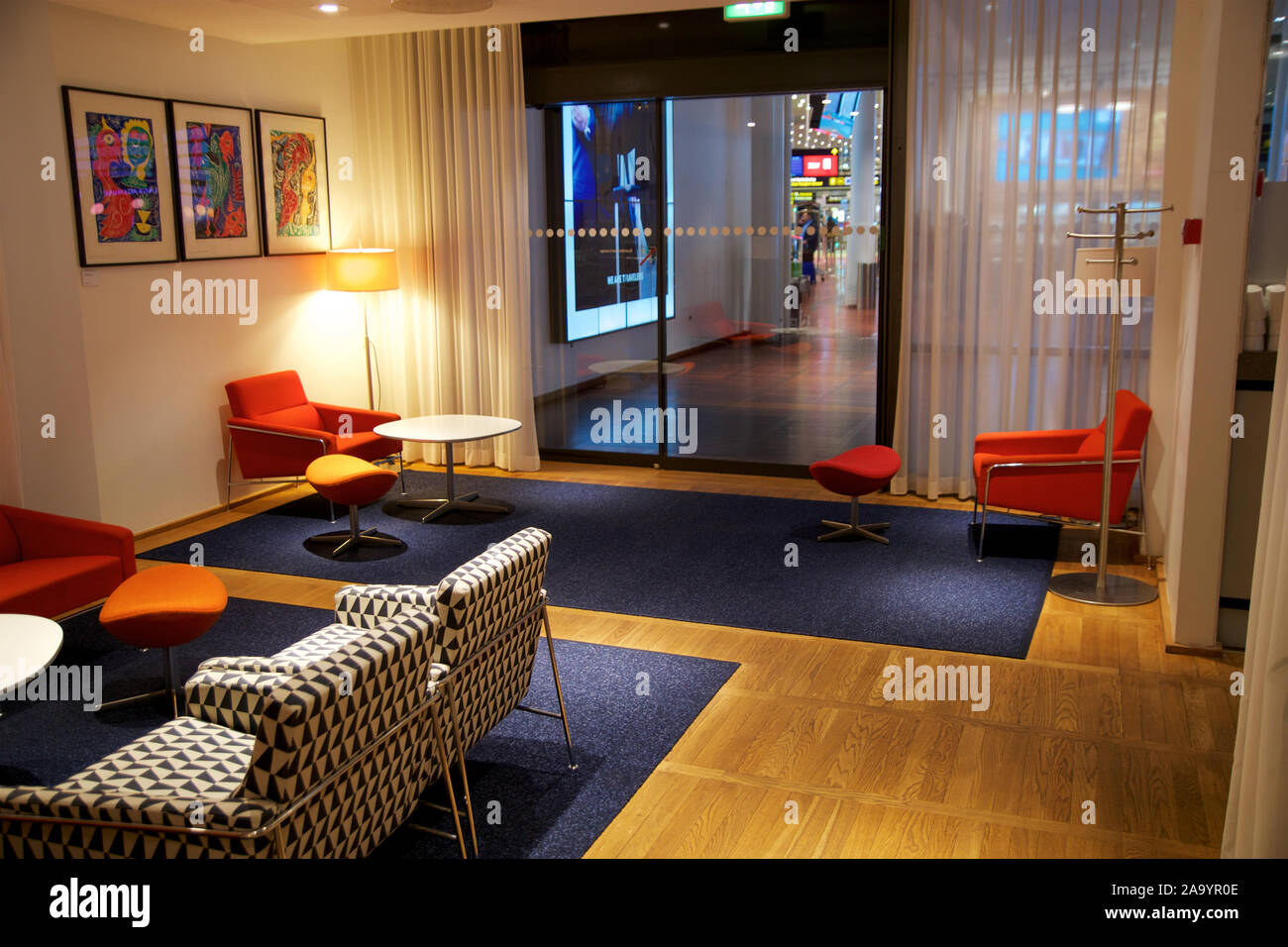 Kopenhagen, Dänemark - Nov 24th, 2018: Airport Business Class Lounge Interieur von SAS, Sitzecke in einem Vielflieger Lounge für SAS-Gold Kunden Stockfoto