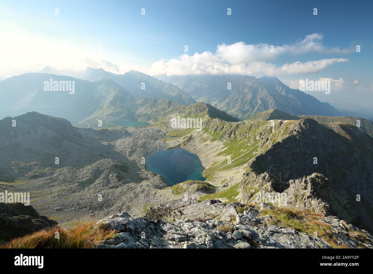 Die höchsten Gipfel in den Bergen der Hohen Tatra. Die Tatra sind die höchsten Gipfel der Karpaten auf die polnisch-slowakische Grenze. Stockfoto