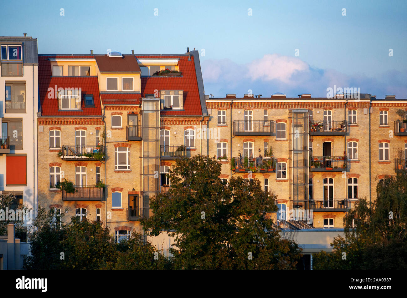 Schön restaurierte Häuser im Bezirk Prenzlauer Berg in Berlin Stockfoto