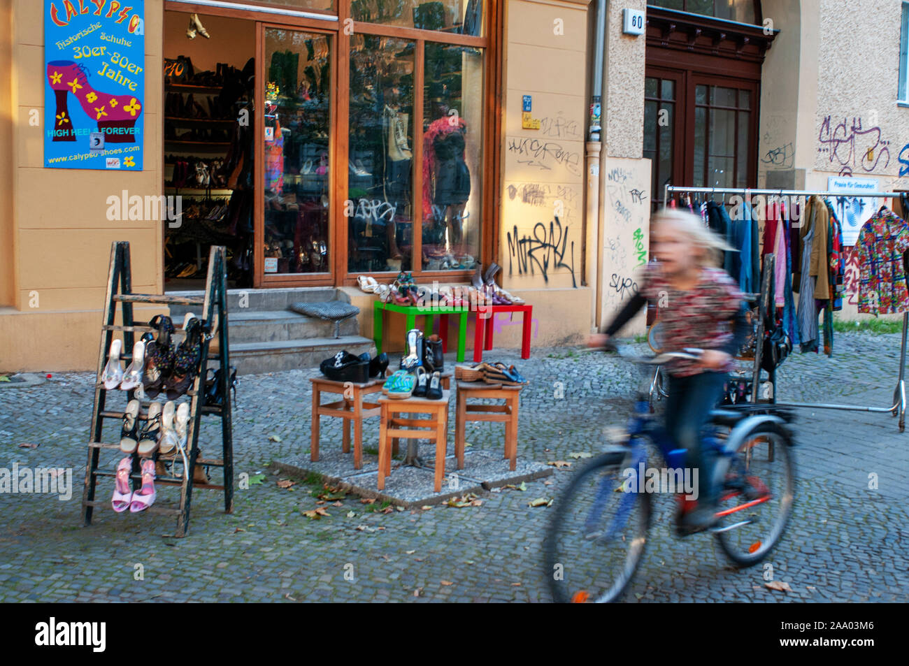Calypso Vintage schuhe Shop in Oderbergerstr 14 Berlin-kreuzberg  Deutschland Stockfotografie - Alamy