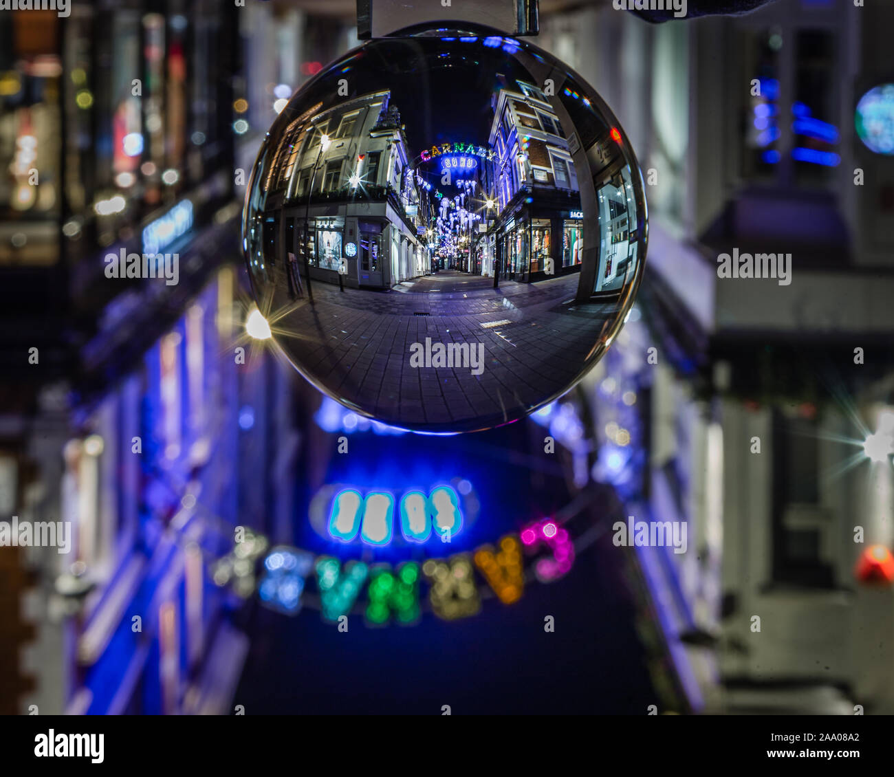 Berühmte Carnaby Street wie durch eine lensball gesehen. Stockfoto