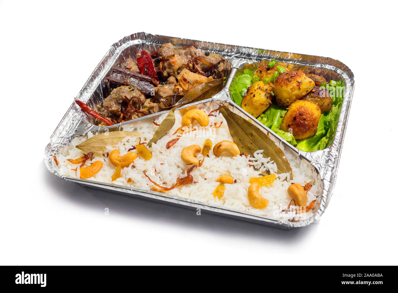 Der Babykostwärmer Aluminiumfolie Rechteckige verfügbares Paket Lunch Box. Thailändische und Chinesische Essen nehmen. 450 ML 3 Teile Folie Container lu Stockfoto