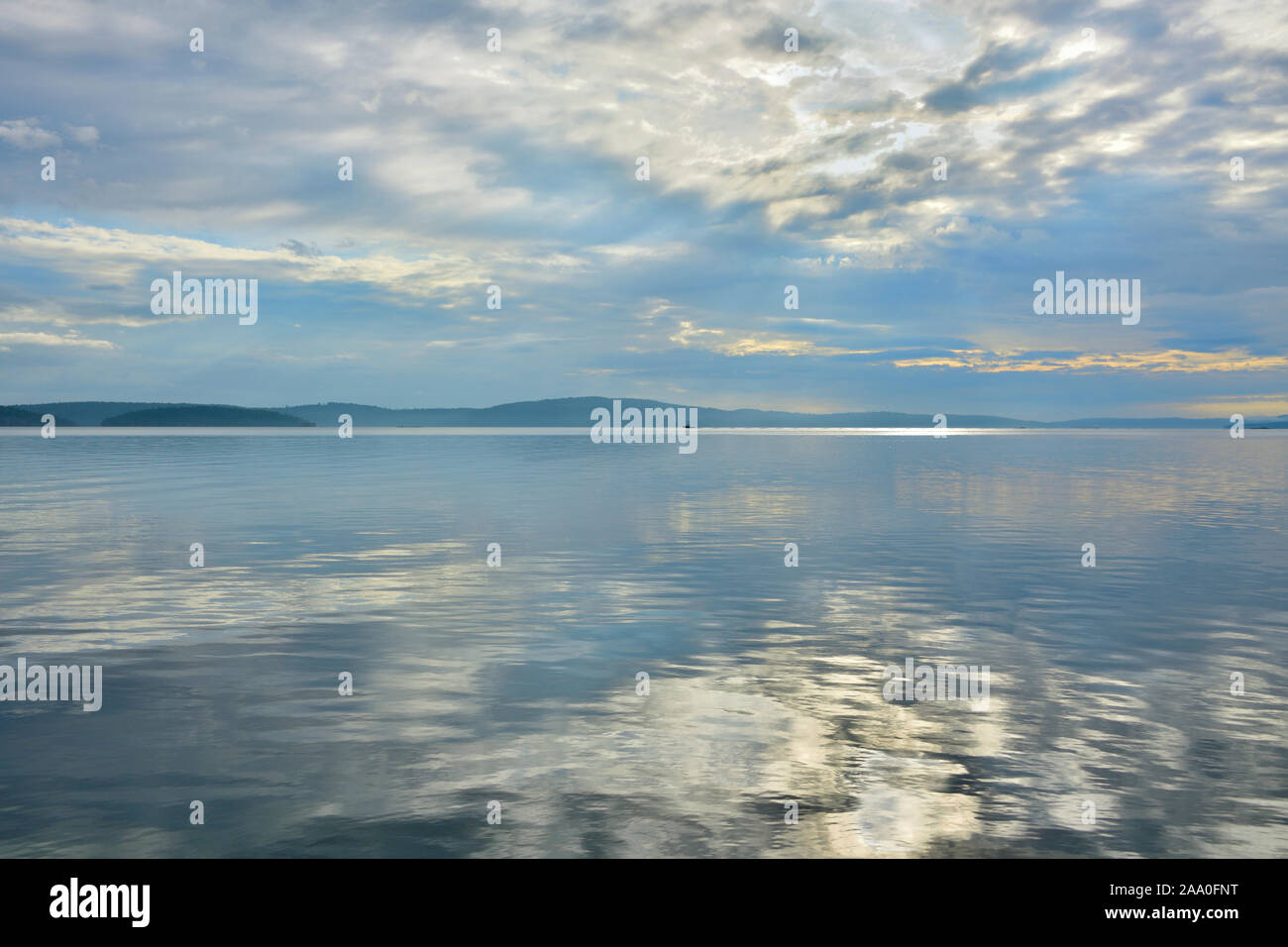 Am frühen Morgen Bild von einer Wolke Himmel an der Küste von Vancouver Island, British Columbia Kanada Stockfoto