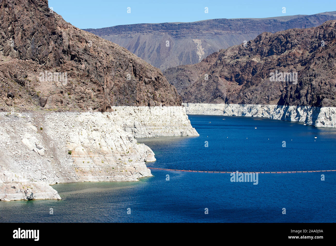 Schossen aus dem Lake Mead der sehr niedrige Wasserstände und Vorherige Stufe -, Hoover Dam, Nevada, USA Stockfoto
