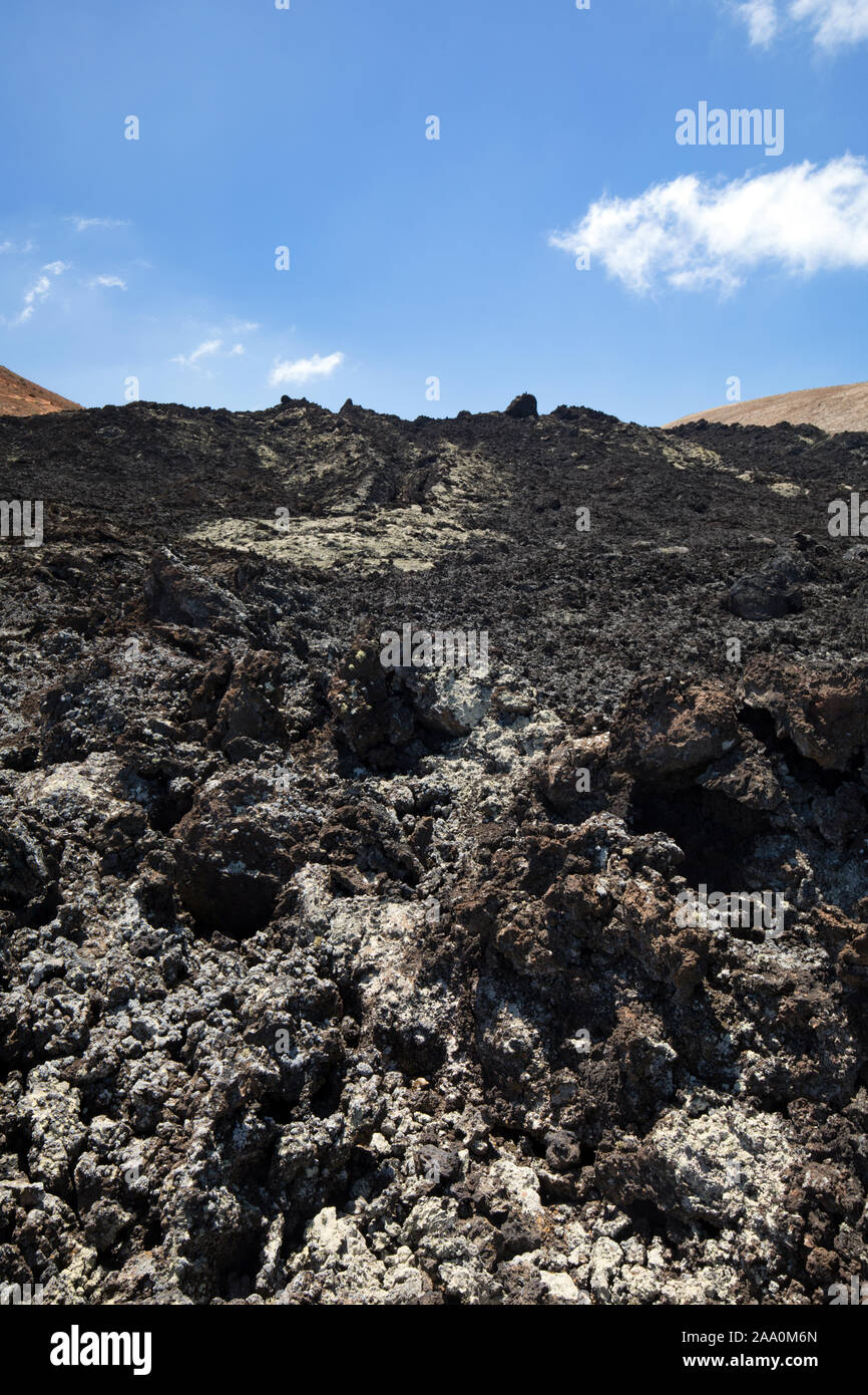 Weg zur Caldera Blanca über die desolaten Lavafelder, Lanzarote, Spanien. Stockfoto