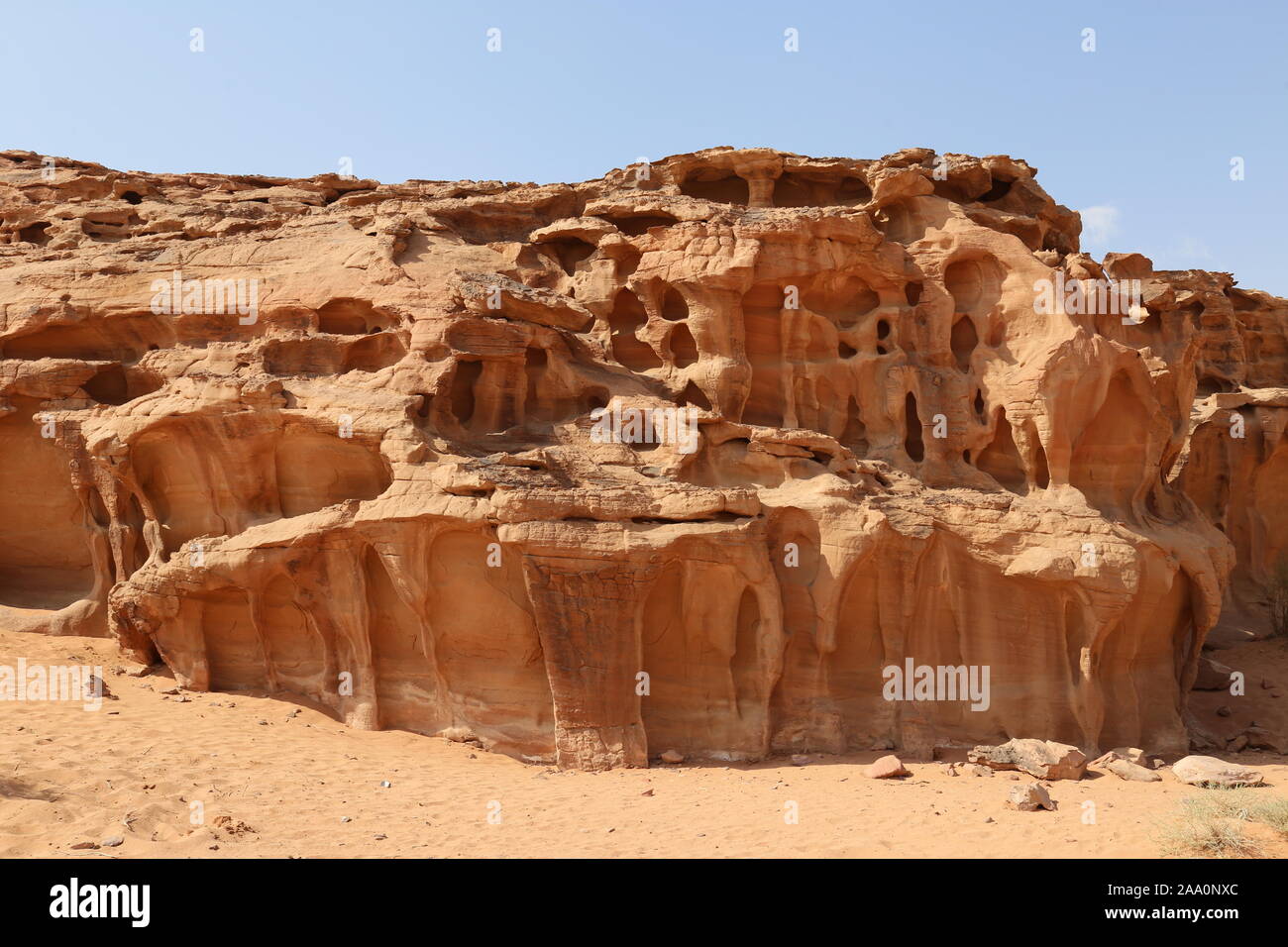 Felsformationen aus Natursandstein, Schutzgebiet Wadi Rum, Gouvernement Aqaba, Jordanien, Naher Osten Stockfoto