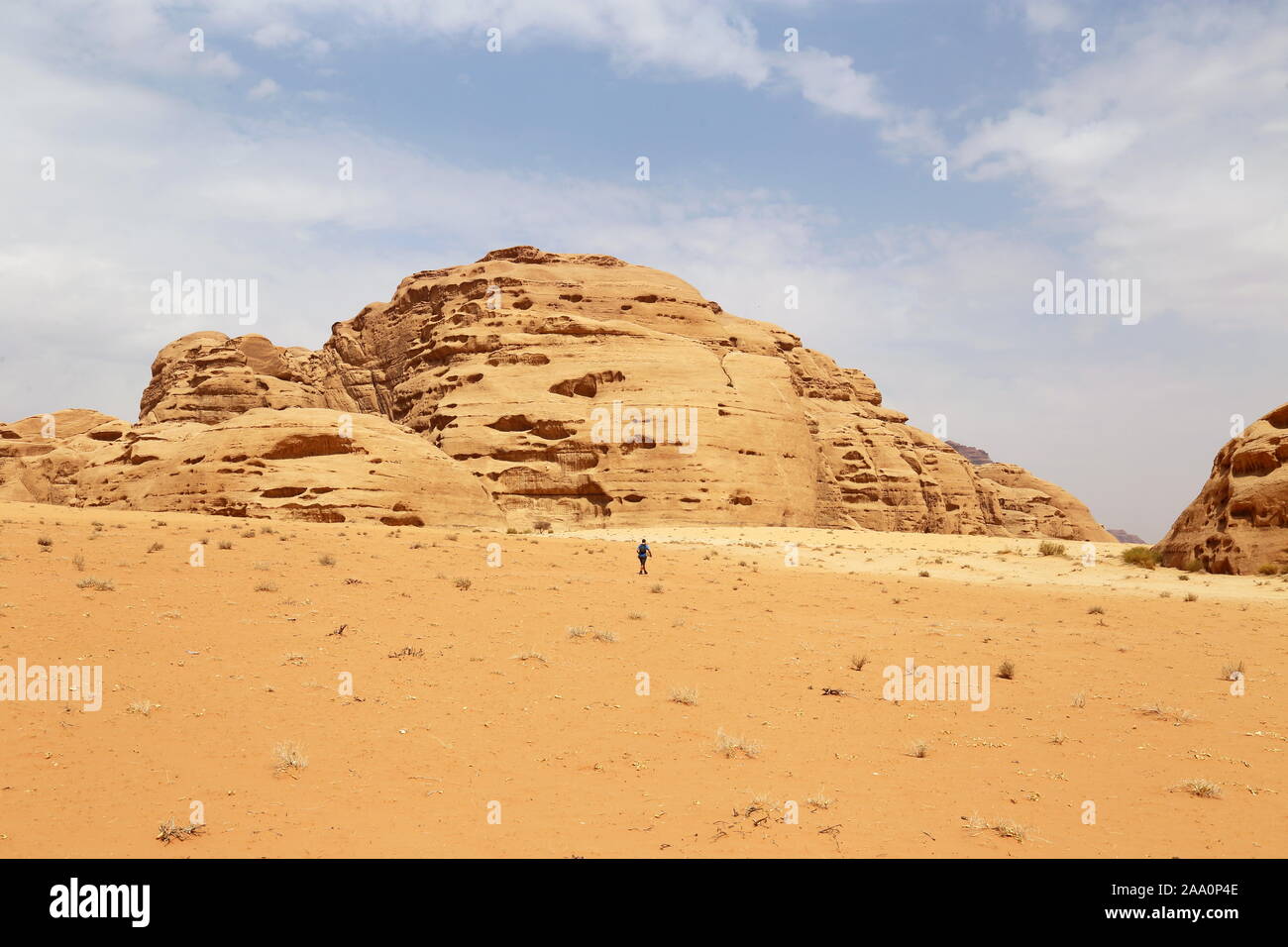 Wüstenwanderung, Schutzgebiet Wadi Rum, Gouvernement Aqaba, Jordanien, Naher Osten Stockfoto