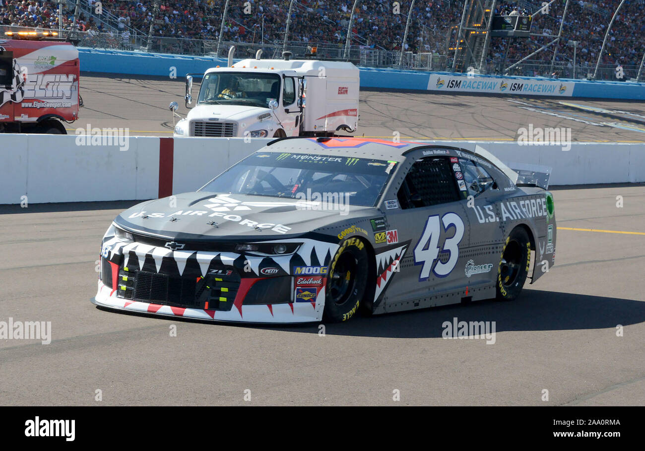 Die Nr. 43 Richard Petty Rennen Motorsport Auto, angetrieben von Bubba Wallace, nahm auf der A-10 Warthog Lackierung für Tag Wochenende NASCAR Rennen der Veteran in Phoenix. Stockfoto