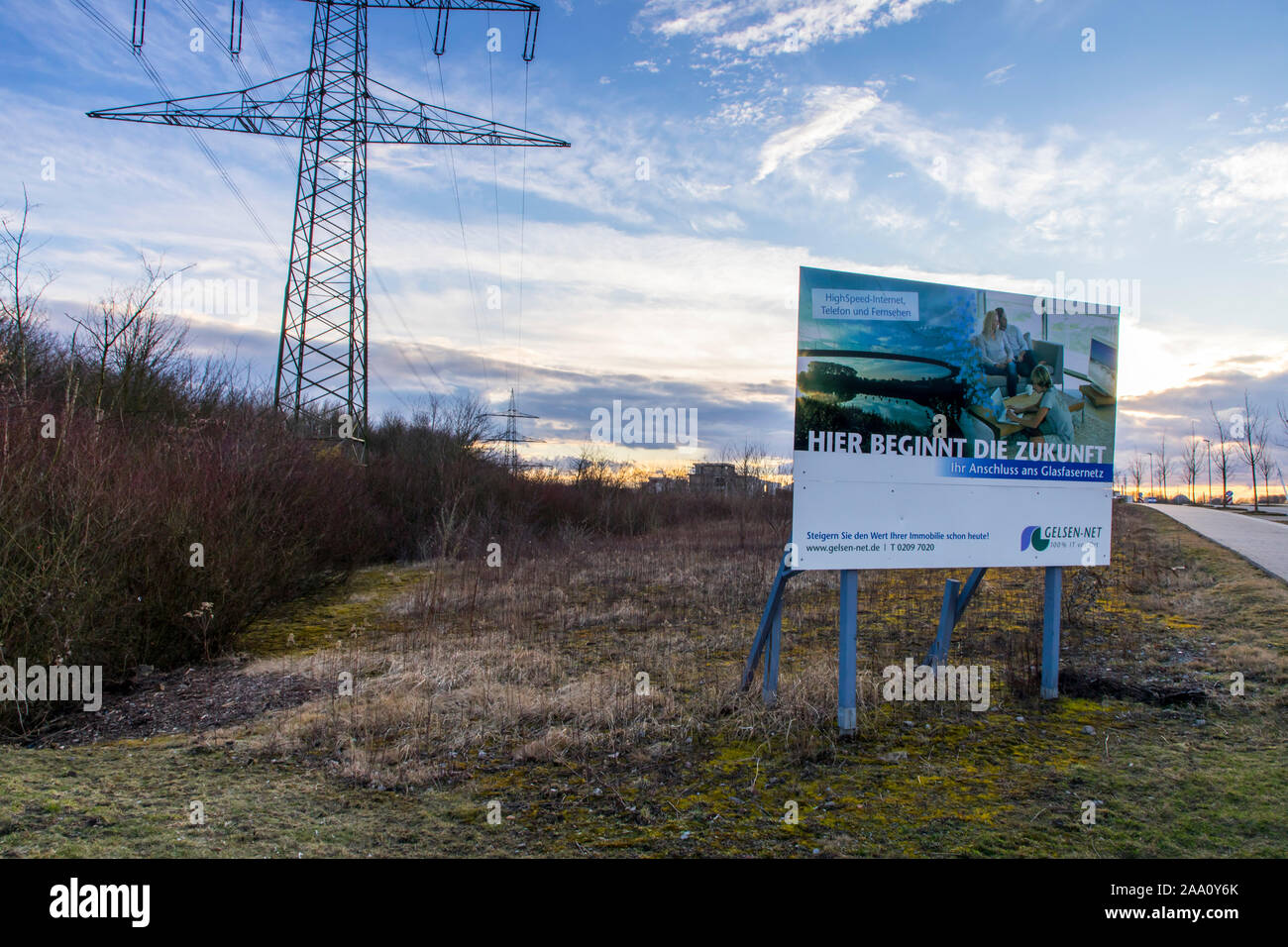 Neue Entwicklung Bereich in Gelsenkirchen-Bismarck, Johannes-Rau-Allee, die Werbung der lokalen Energieversorger, ELE, Emscher-Lippe-Energie, für fas Stockfoto Neue Entwicklung Bereich in Gelsenkirchen-Bismarck, Johannes-Rau-Allee, die Werbung der lokalen Energieversorger, ELE, Emscher-Lippe-Energie, für fas Stockfoto