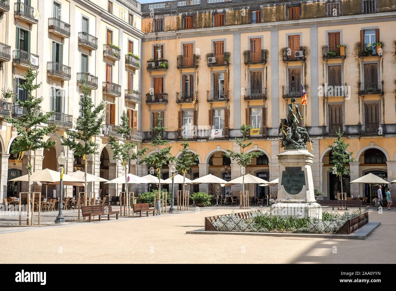 GIRONA, SPANIEN - 18. JULI 2018: Independence Square (Plaza de la Independencia) in Girona, Spanien. Stockfoto