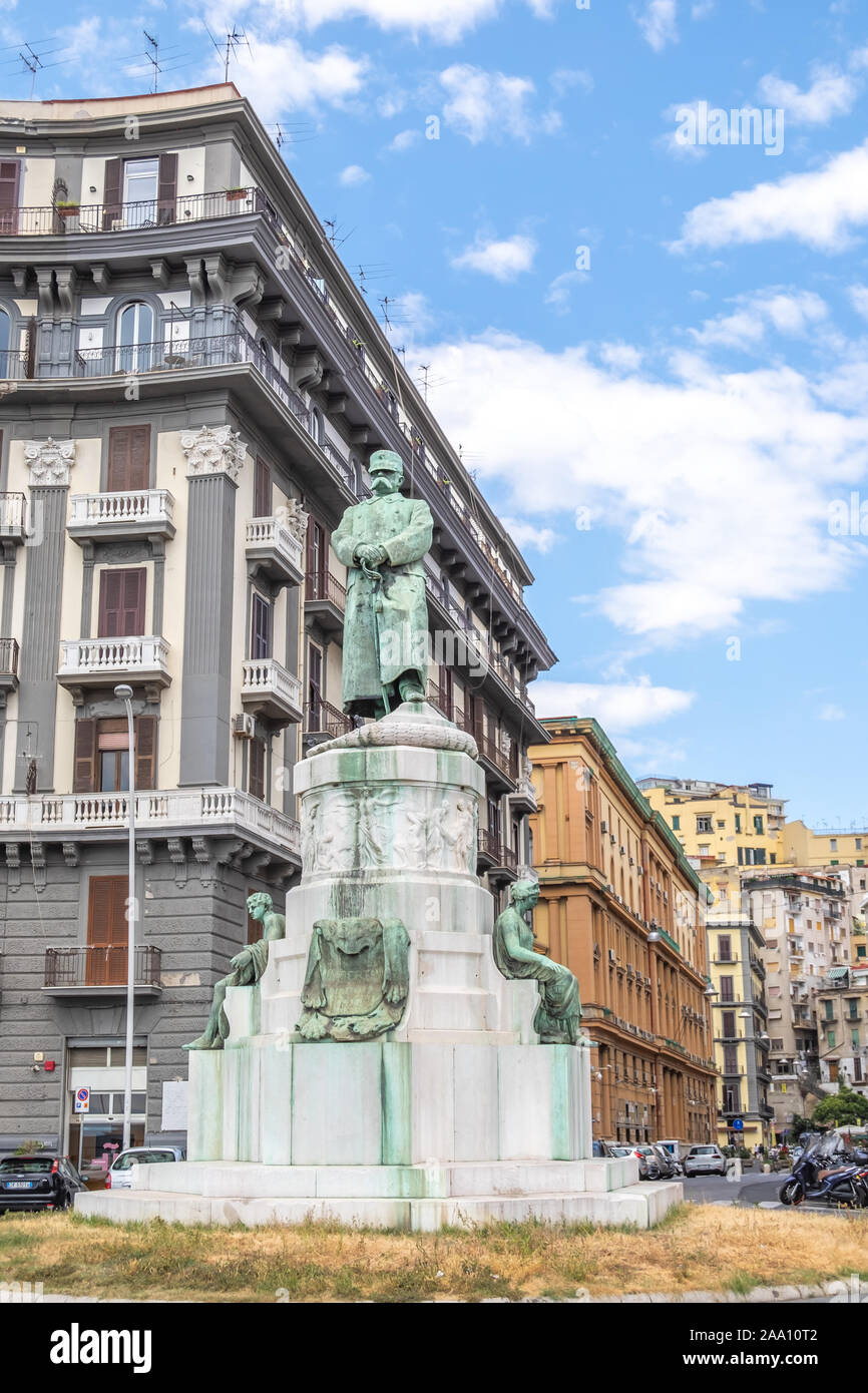 Neapel, Italien - Juli 16, 2019: Statue von König Umberto I in Neapel, Italien. Umberto I oder Humbert I, war der König von Italien ab 9. Januar 1878 bis zu seinem Tod Stockfoto