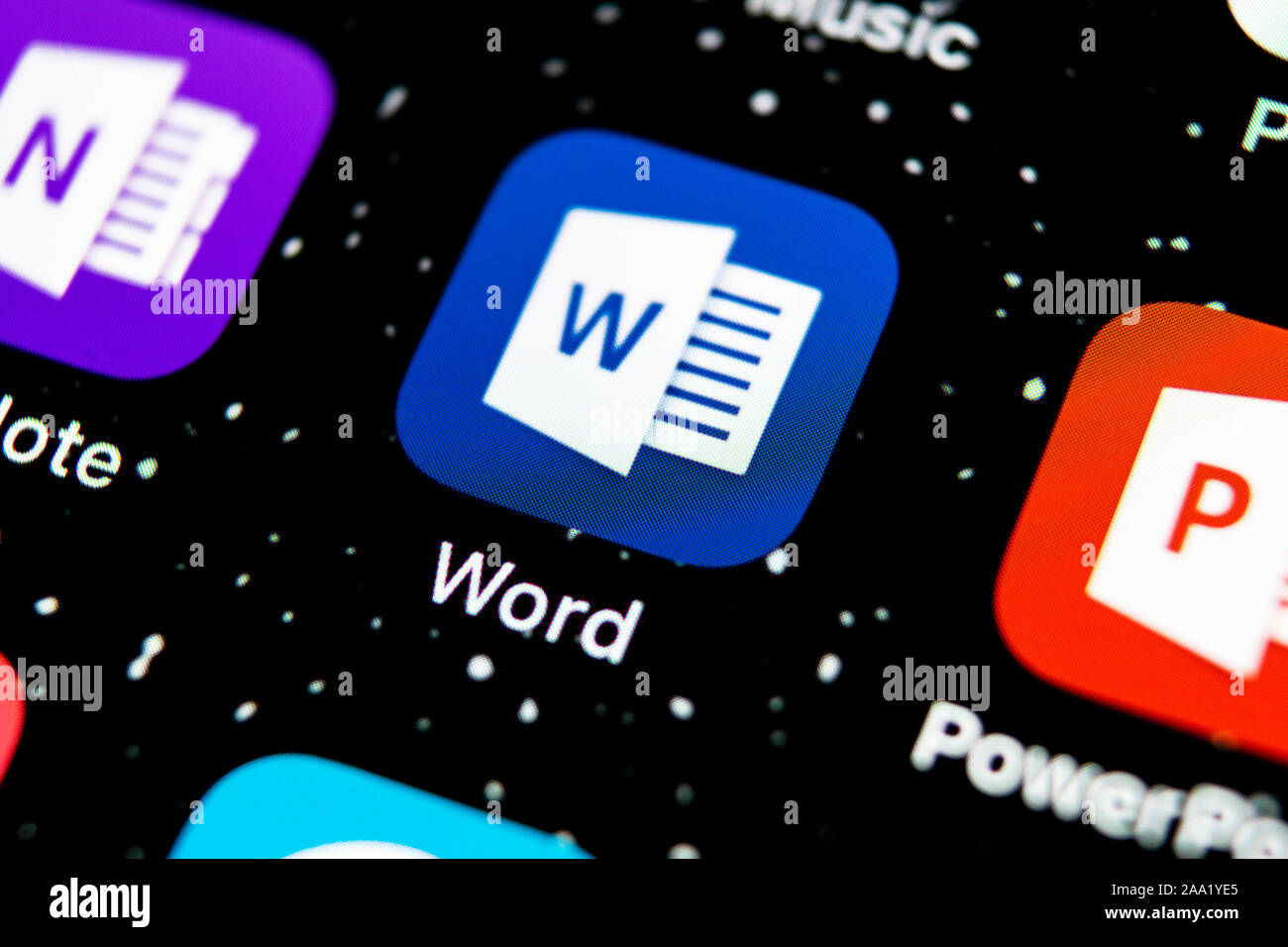 Sankt-Petersburg, Russland, 3. Februar 2019: Microsoft Word Symbol auf Apple iPhone X-close-up. Microsoft Office Word Symbol. Microsoft o Stockfoto