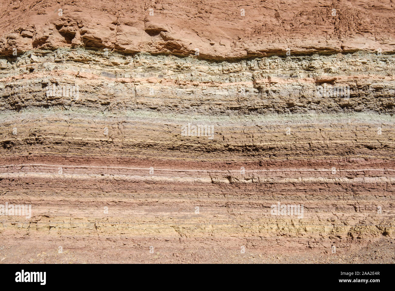 Bunte geologische Landschaft von La Yesera in der Quebrada de las Conchas, Cafayate, Argentinien Stockfoto