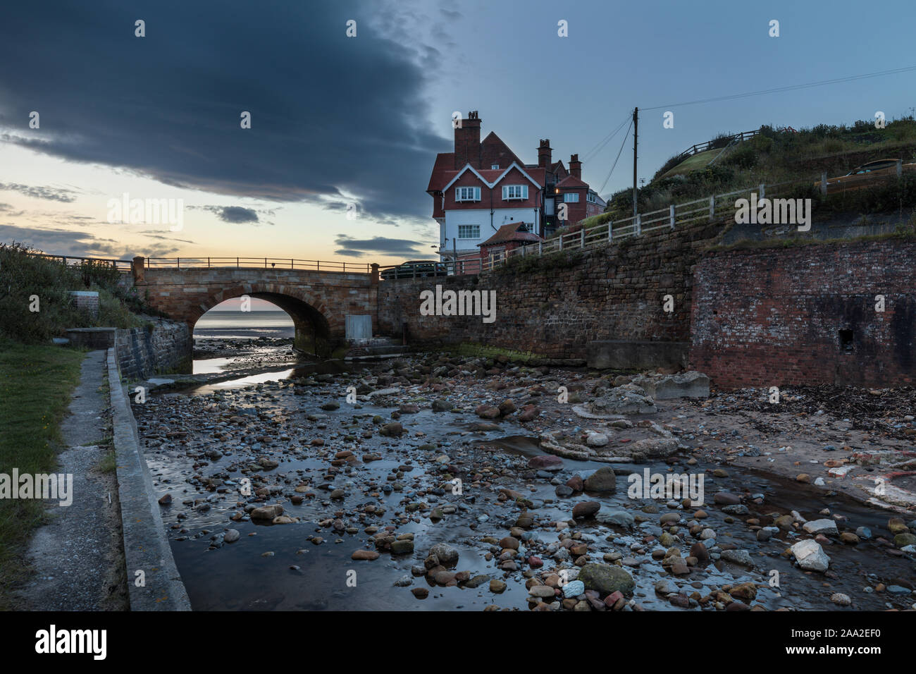 Dawn an sandsend Beck, Küstenort Sandsend, in der Nähe von Whitby, North Yorkshire England Großbritannien Stockfoto