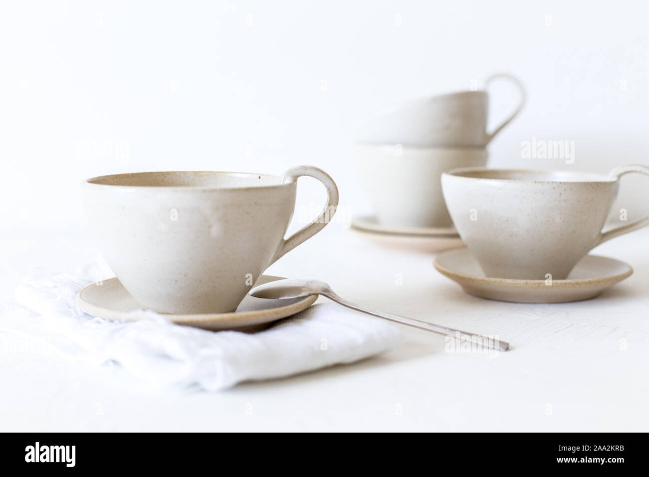Anordnung der Kaffee Tassen Stockfoto